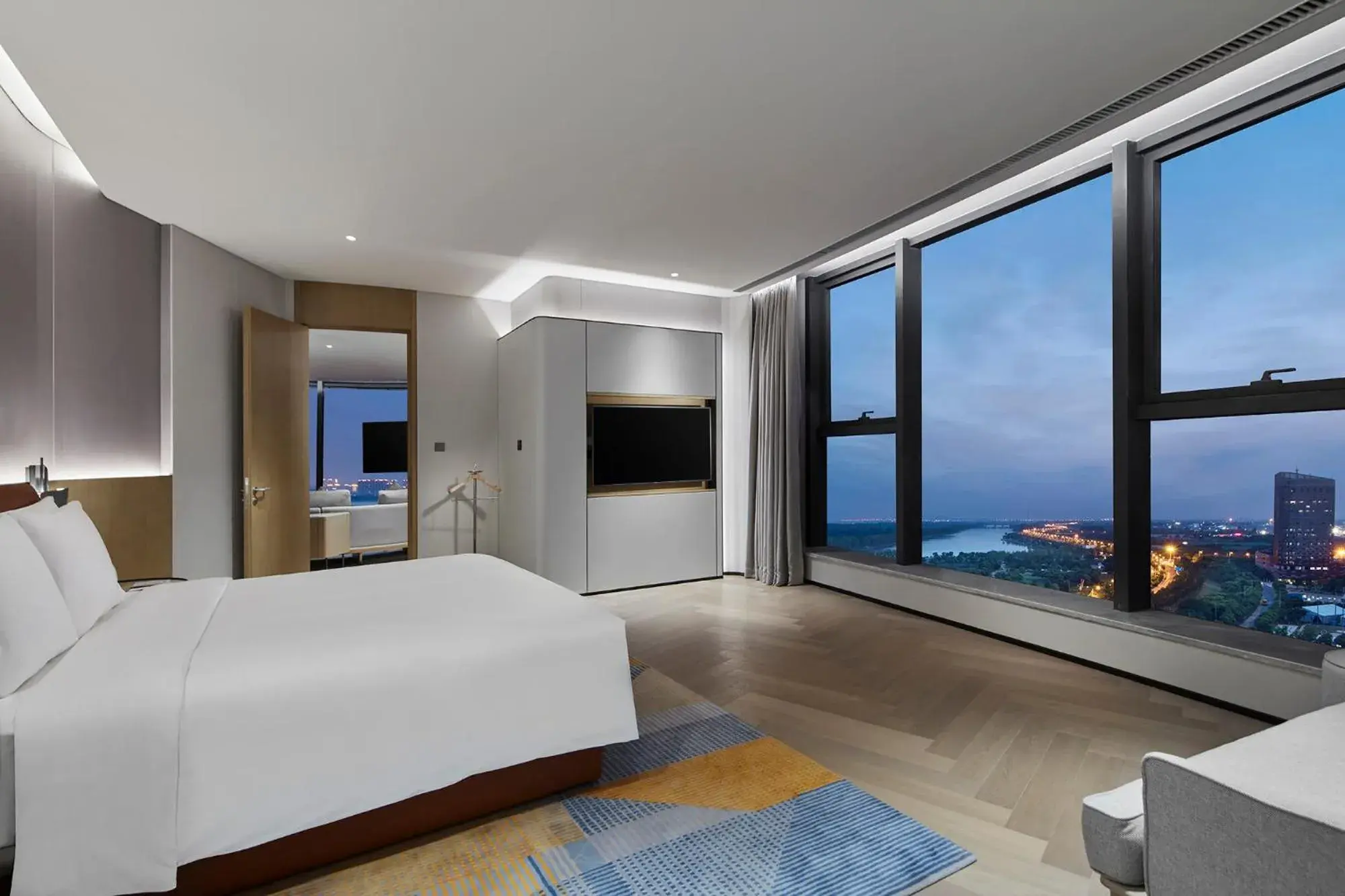 TV and multimedia, Bed in EVEN Hotel Nanjing Yangtze River by IHG TV and multimedia, Bed in EVEN Hotel Nanjing Yangtze River by IHG