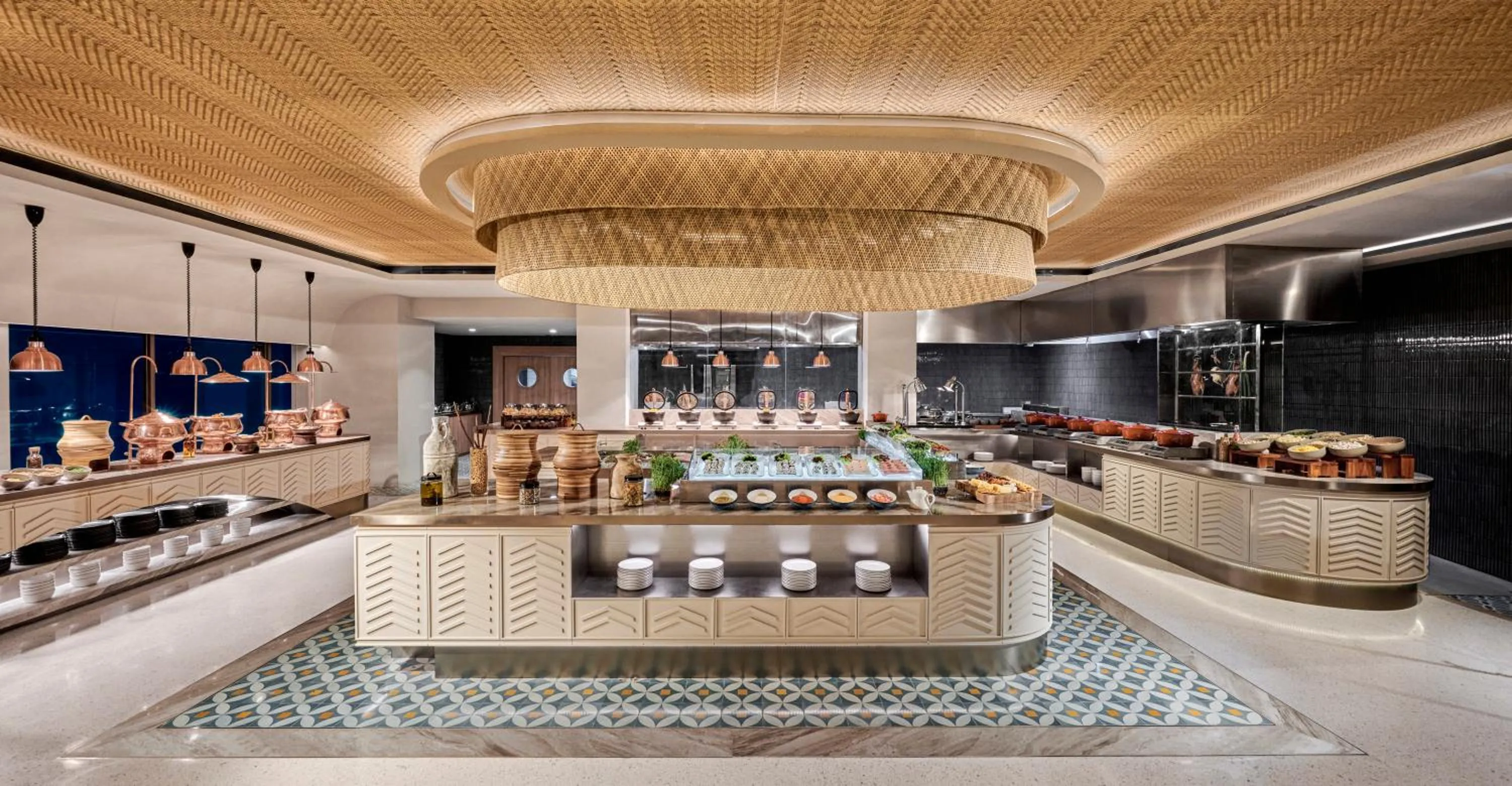 Restaurant/places to eat in Mangkuluhur Residences by Lorin