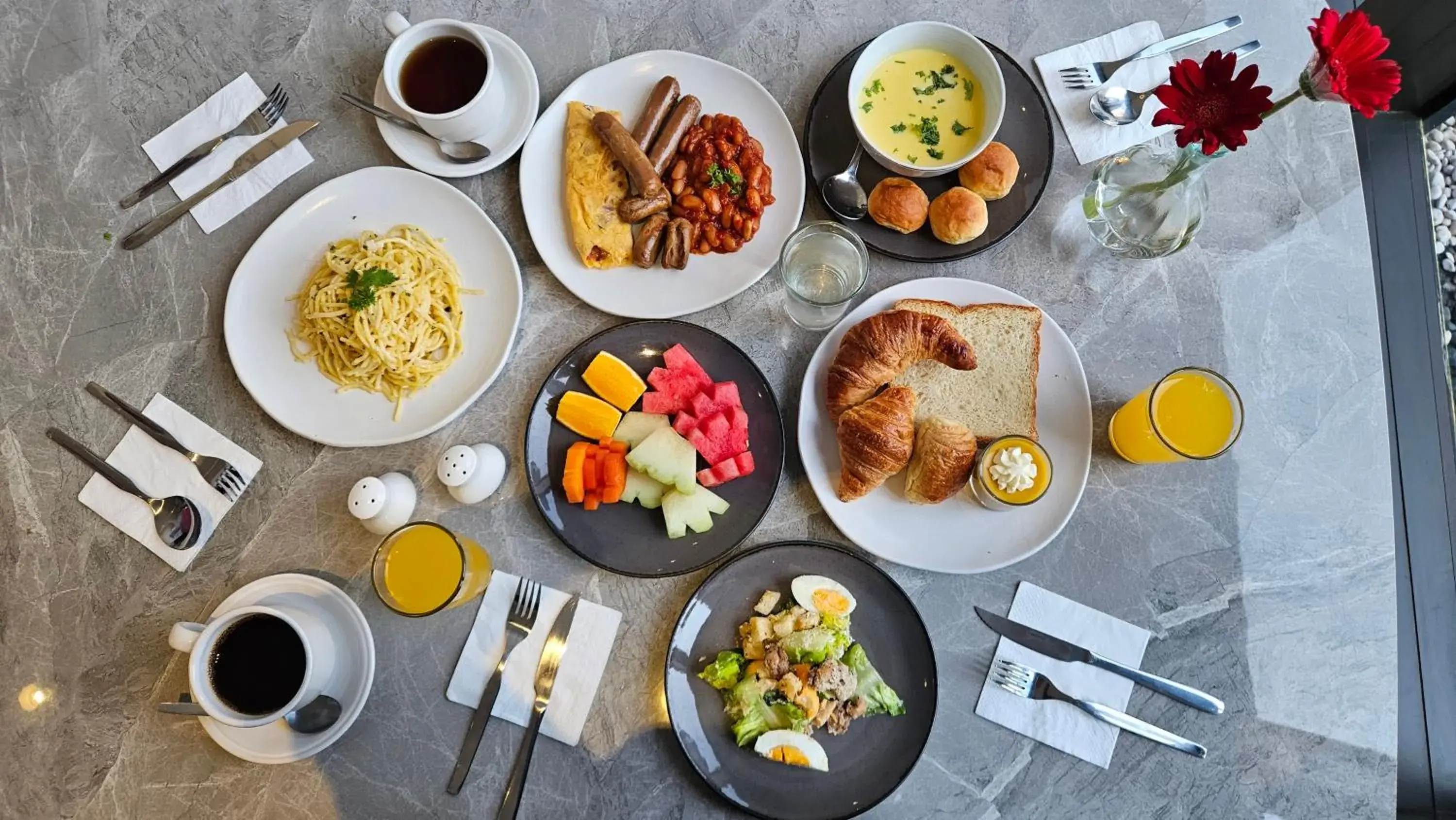 Restaurant/places to eat in Mangkuluhur Residences by Lorin Restaurant/places to eat in Mangkuluhur Residences by Lorin