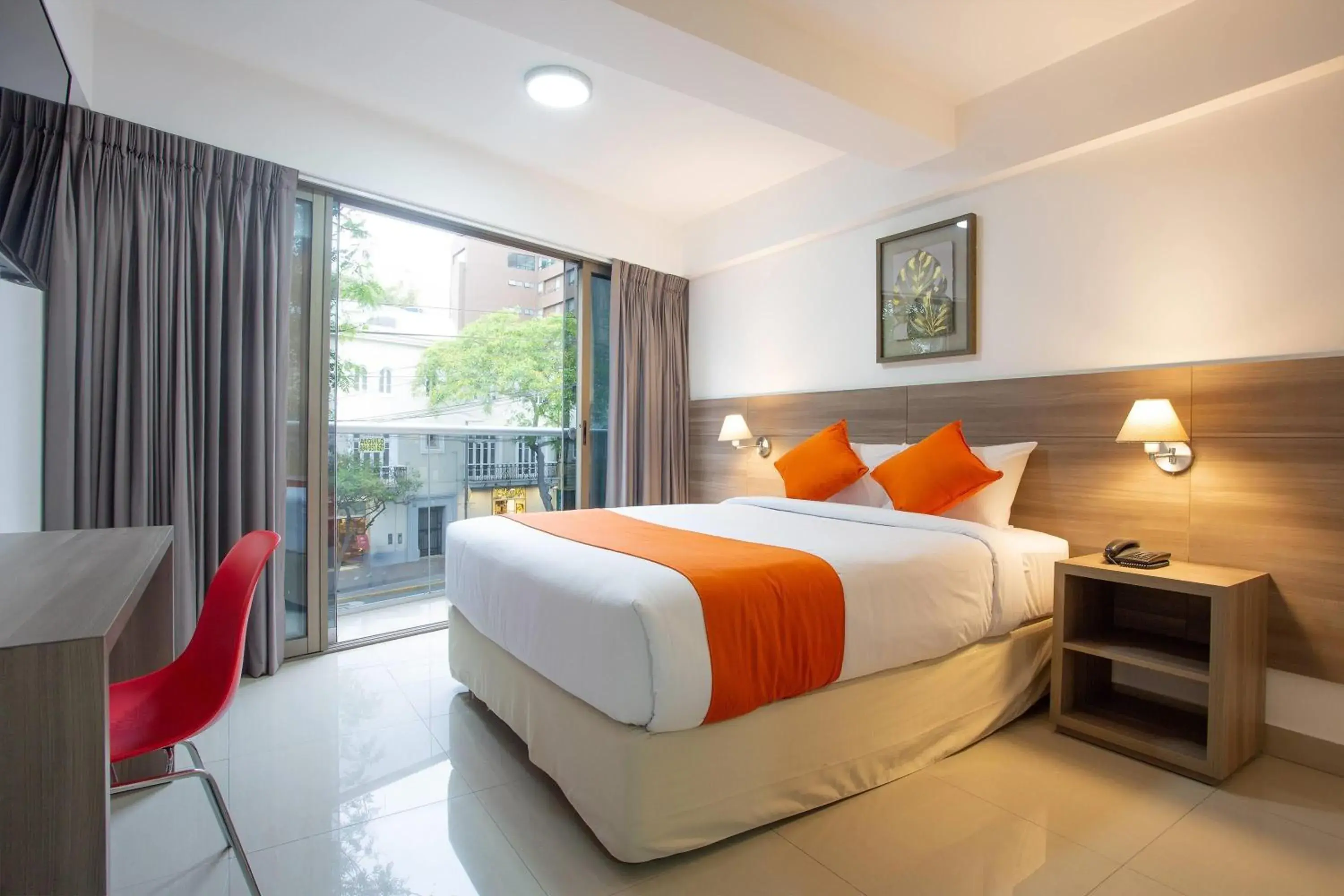 Photo of the whole room, Bed in Howard Johnson by Wyndham Lima Miraflores Art House Photo of the whole room, Bed in Howard Johnson by Wyndham Lima Miraflores Art House