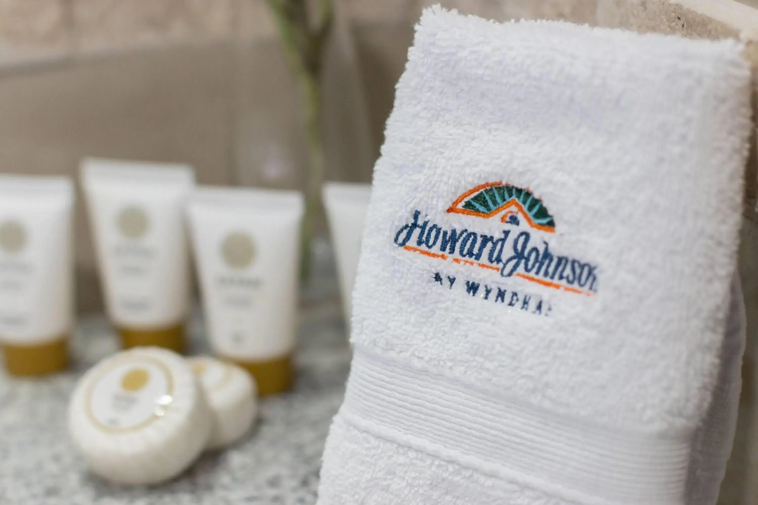 Deluxe King Suite - Non-Smoking in Howard Johnson by Wyndham Lima Miraflores Art House Deluxe King Suite - Non-Smoking in Howard Johnson by Wyndham Lima Miraflores Art House