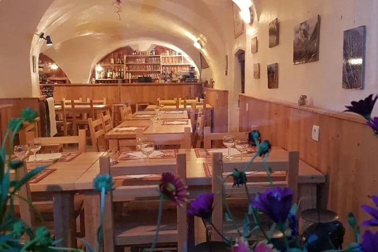 Restaurant/places to eat in LE GÎTE LES MELEZES