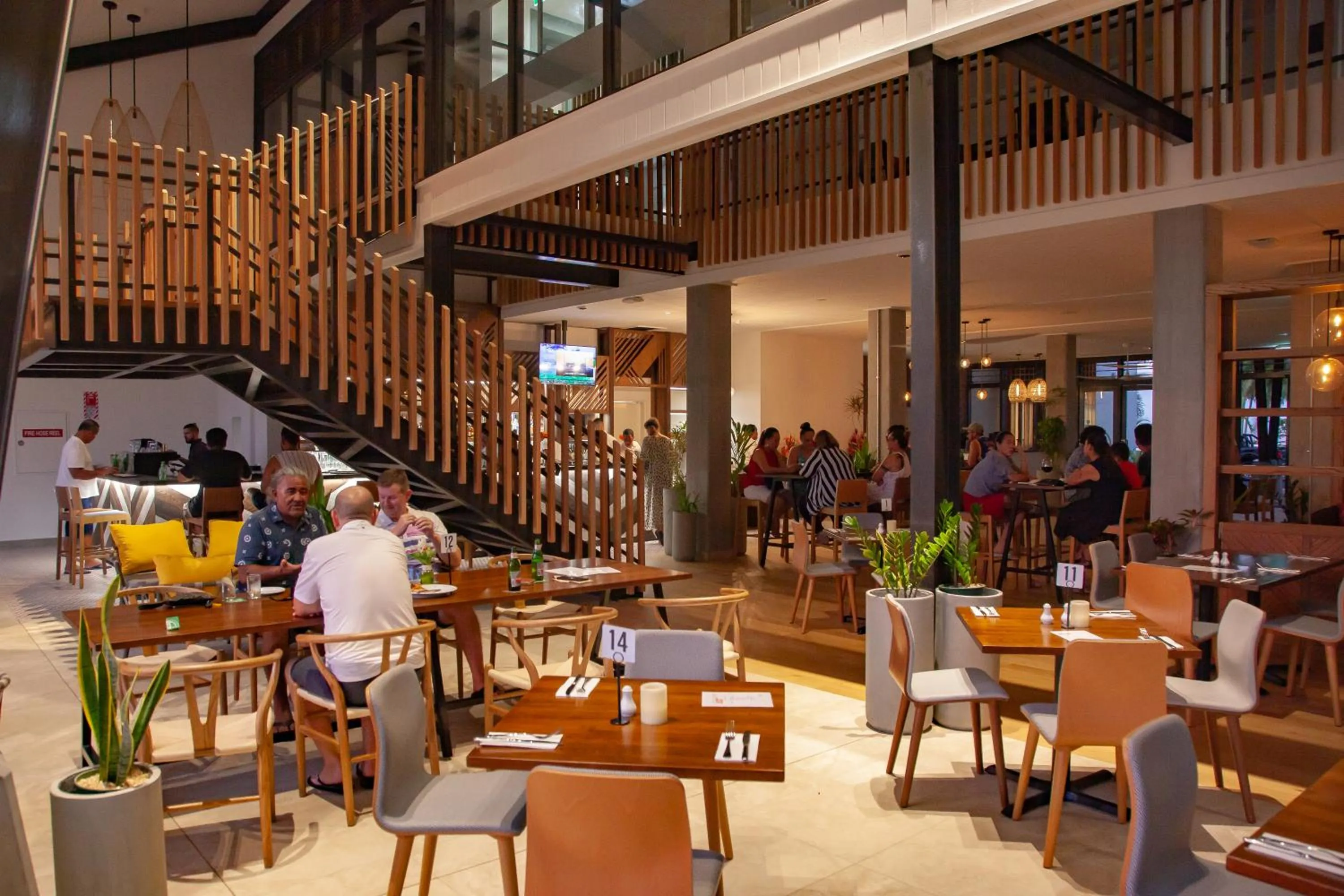 Restaurant/places to eat in Lava Hotel