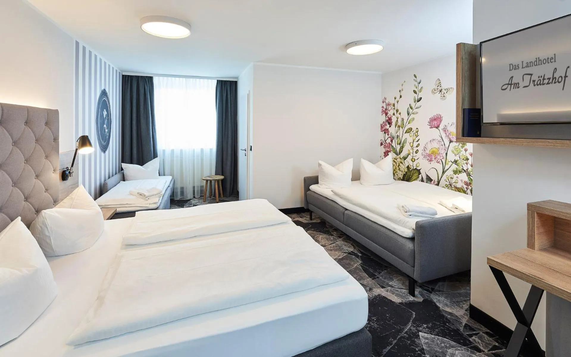 Photo of the whole room, Bed in Das Landhotel am Trätzhof Fulda