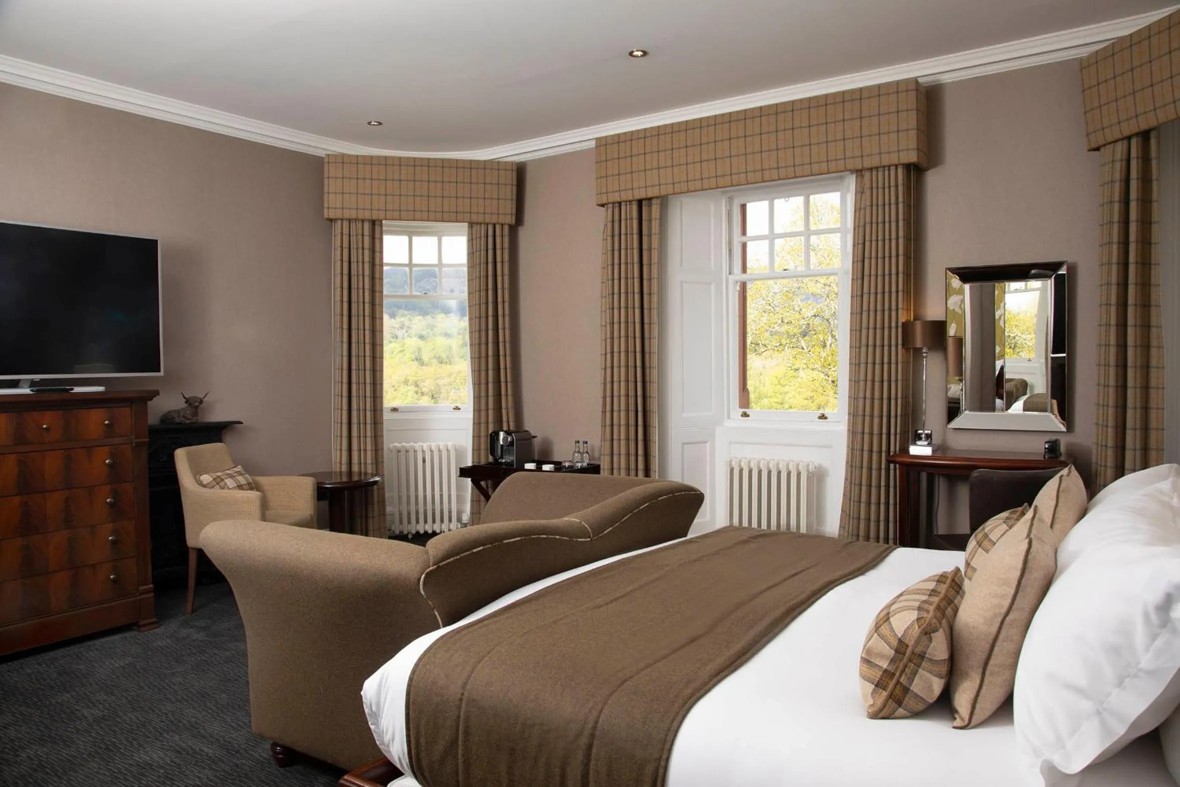 Bedroom, Bed in Fonab Castle Hotel