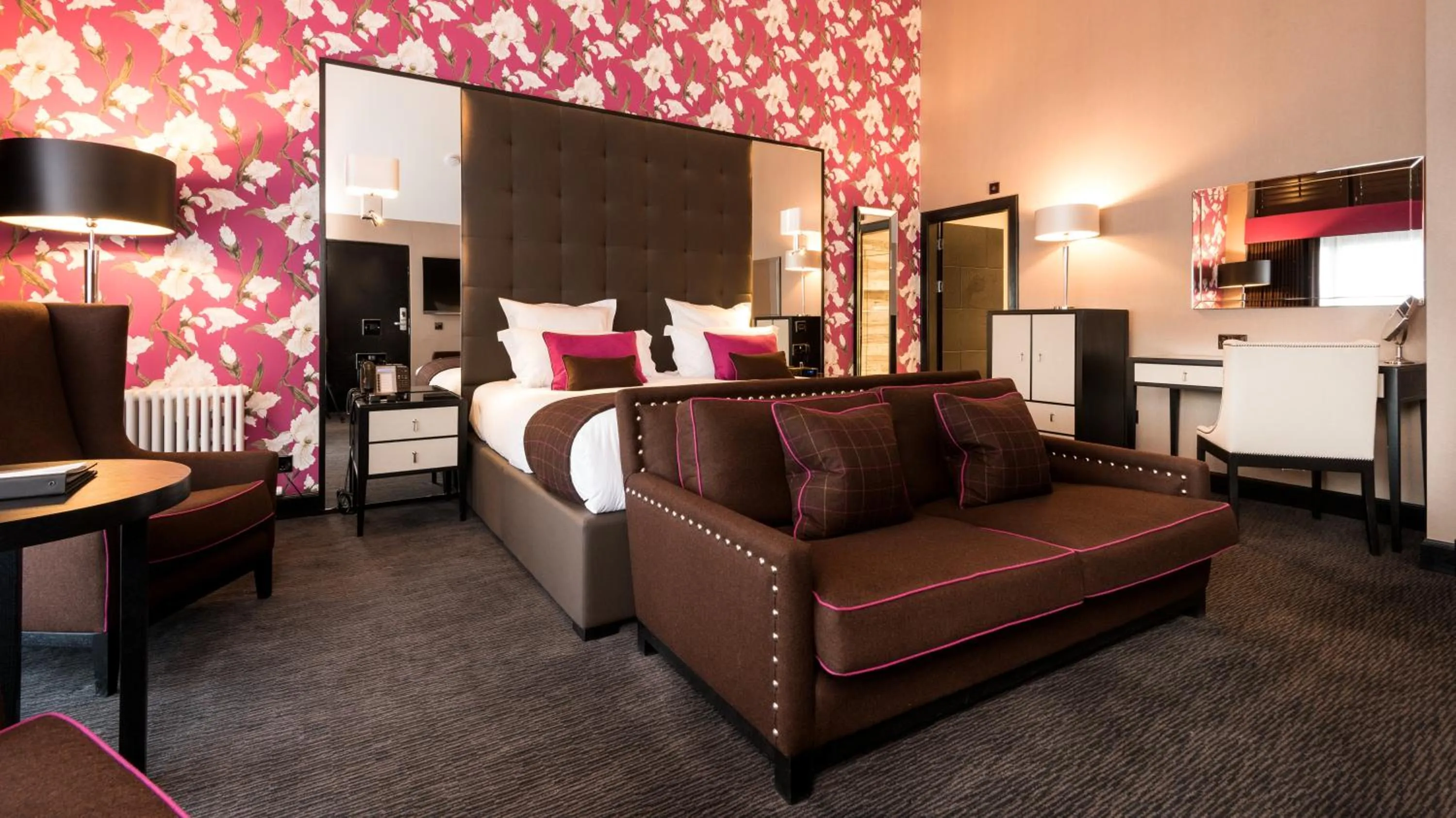 Photo of the whole room, Bed in Fonab Castle Hotel