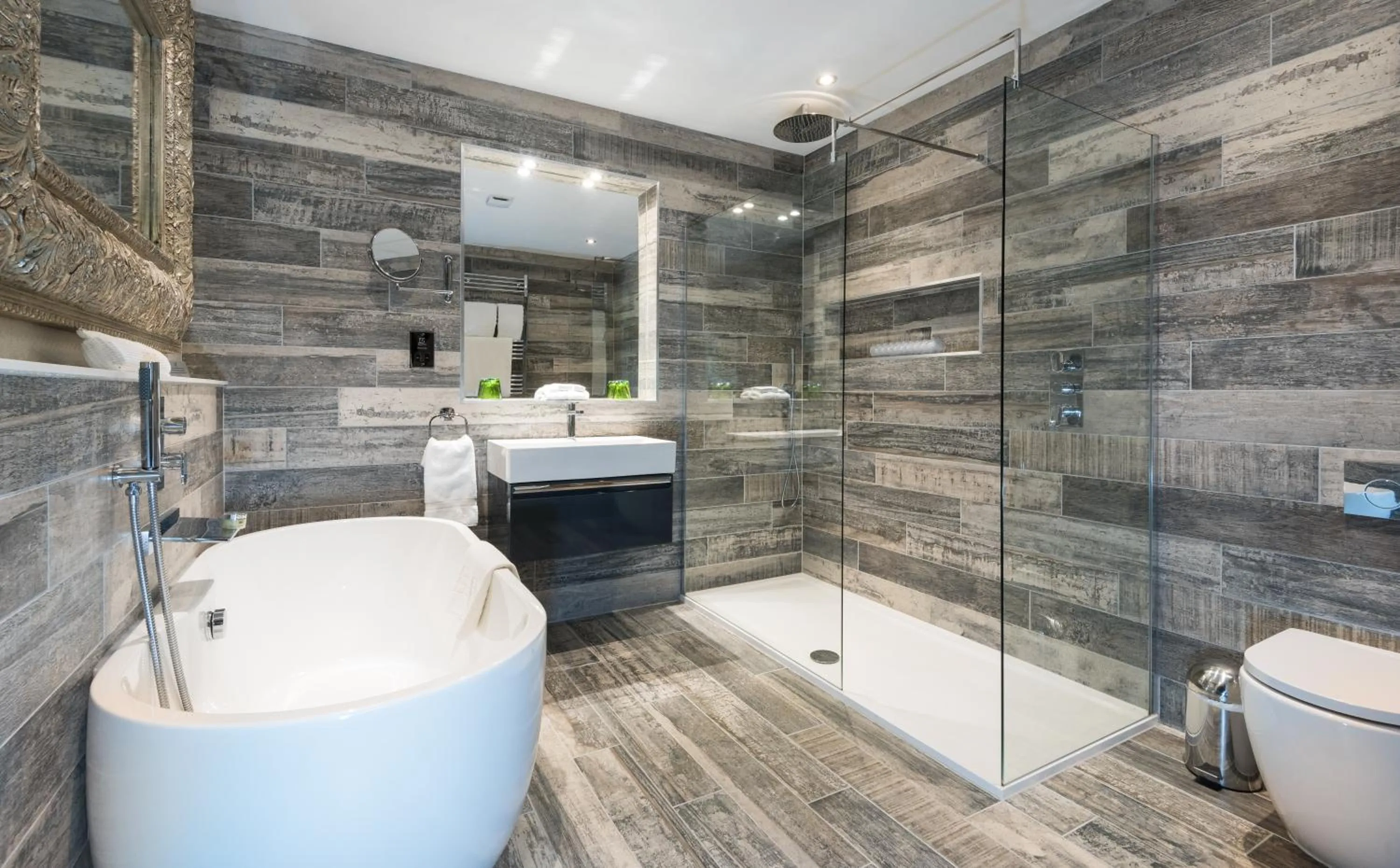 Bathroom in Fonab Castle Hotel