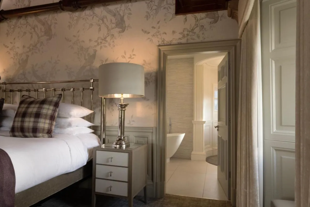 Bedroom, Bed in Fonab Castle Hotel