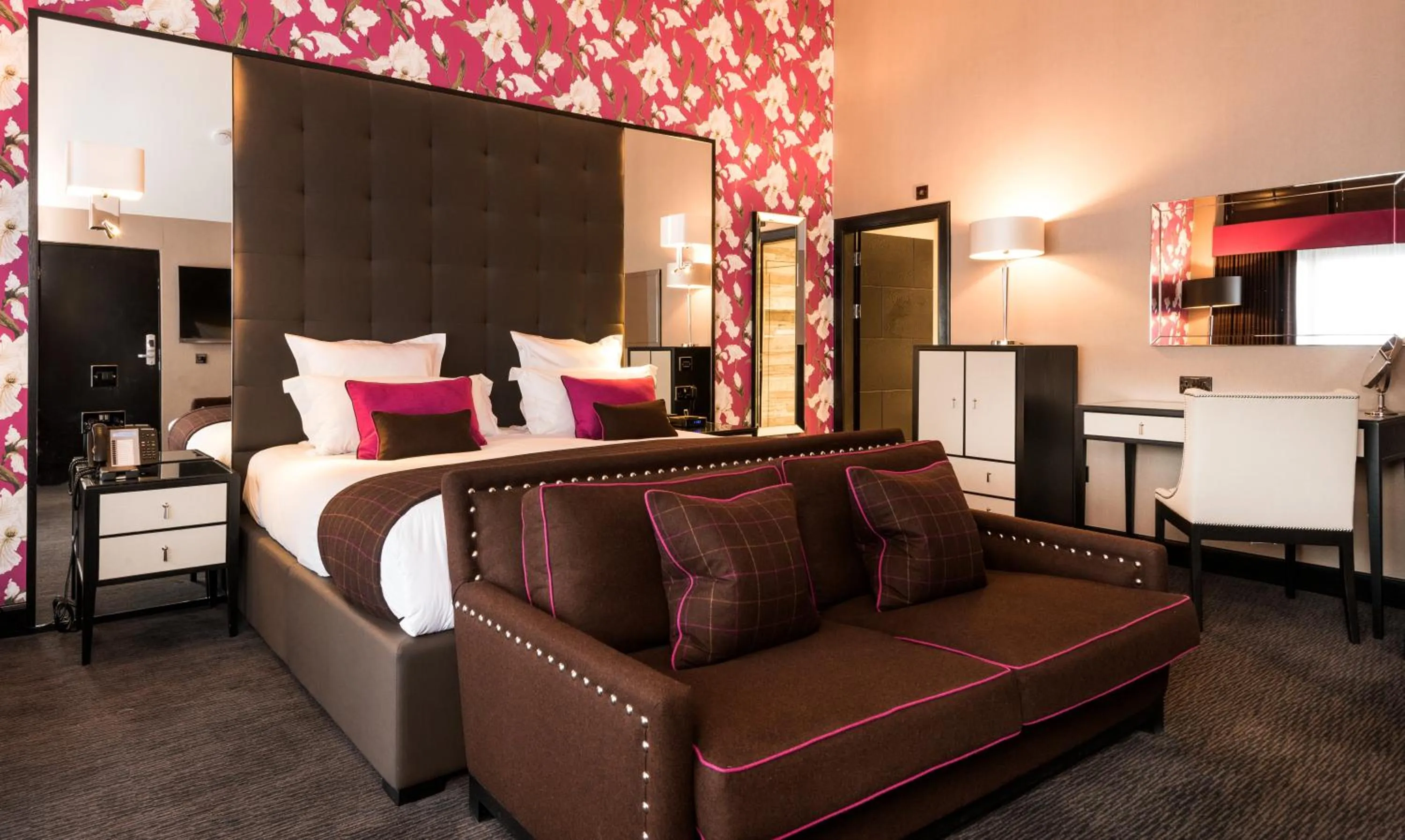 Photo of the whole room, Bed in Fonab Castle Hotel