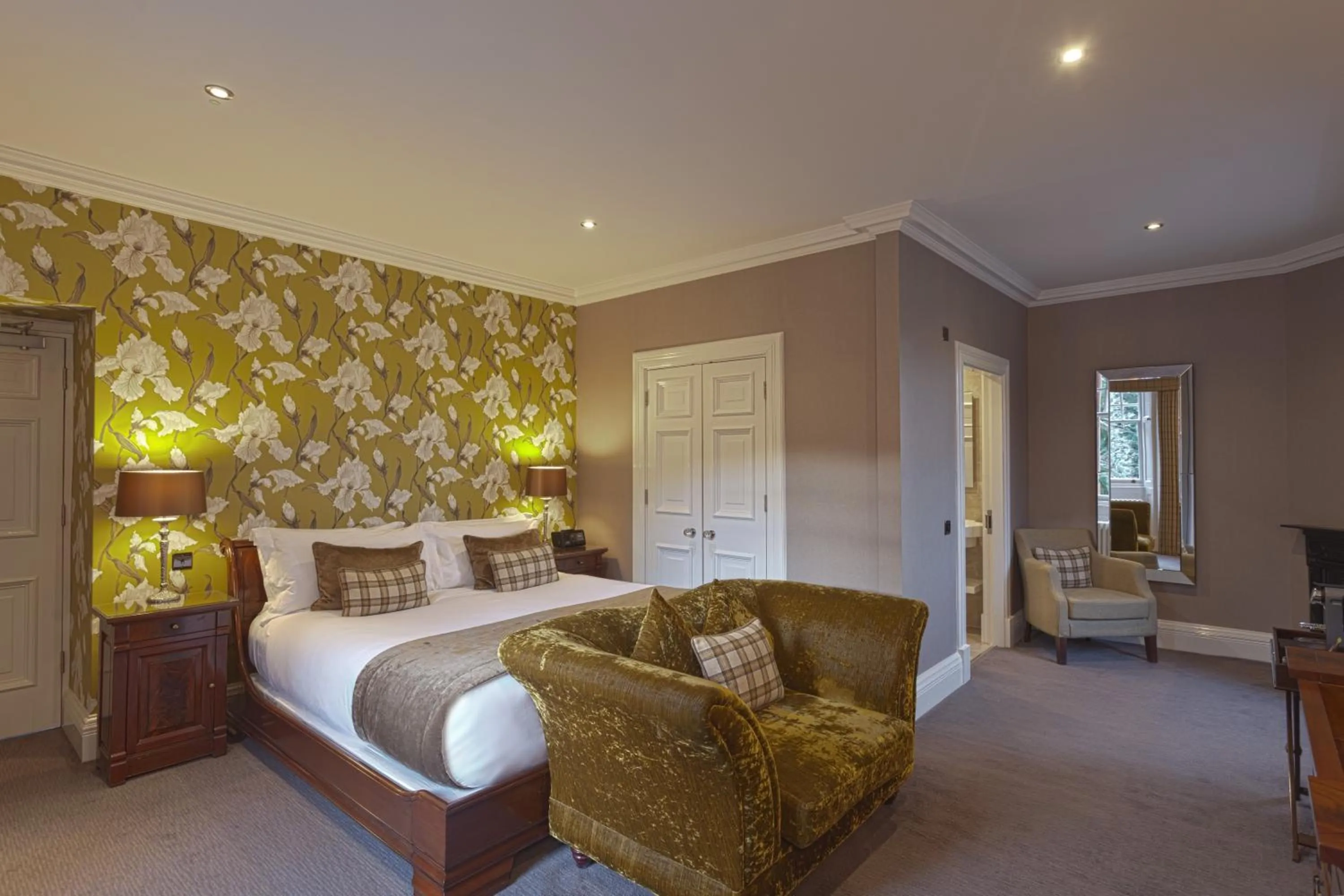 Photo of the whole room, Bed in Fonab Castle Hotel