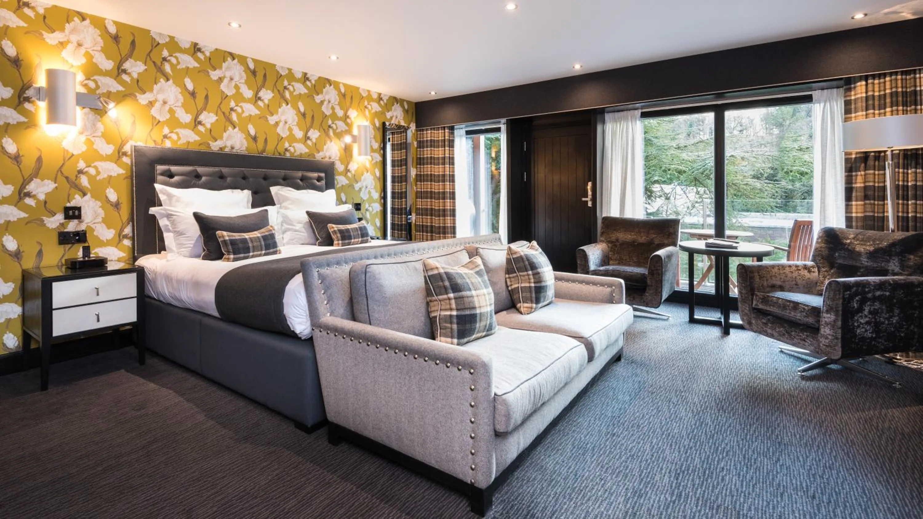 Photo of the whole room, Bed in Fonab Castle Hotel