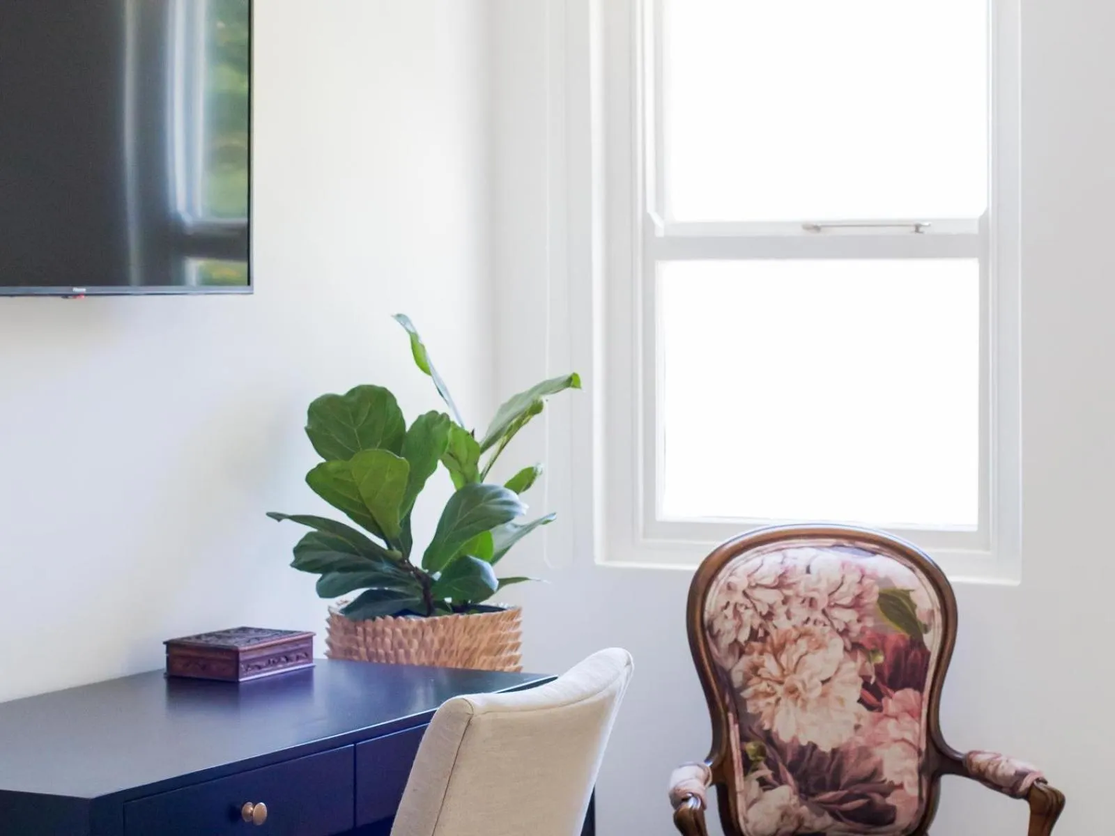 Decorative detail in Maison Montagne