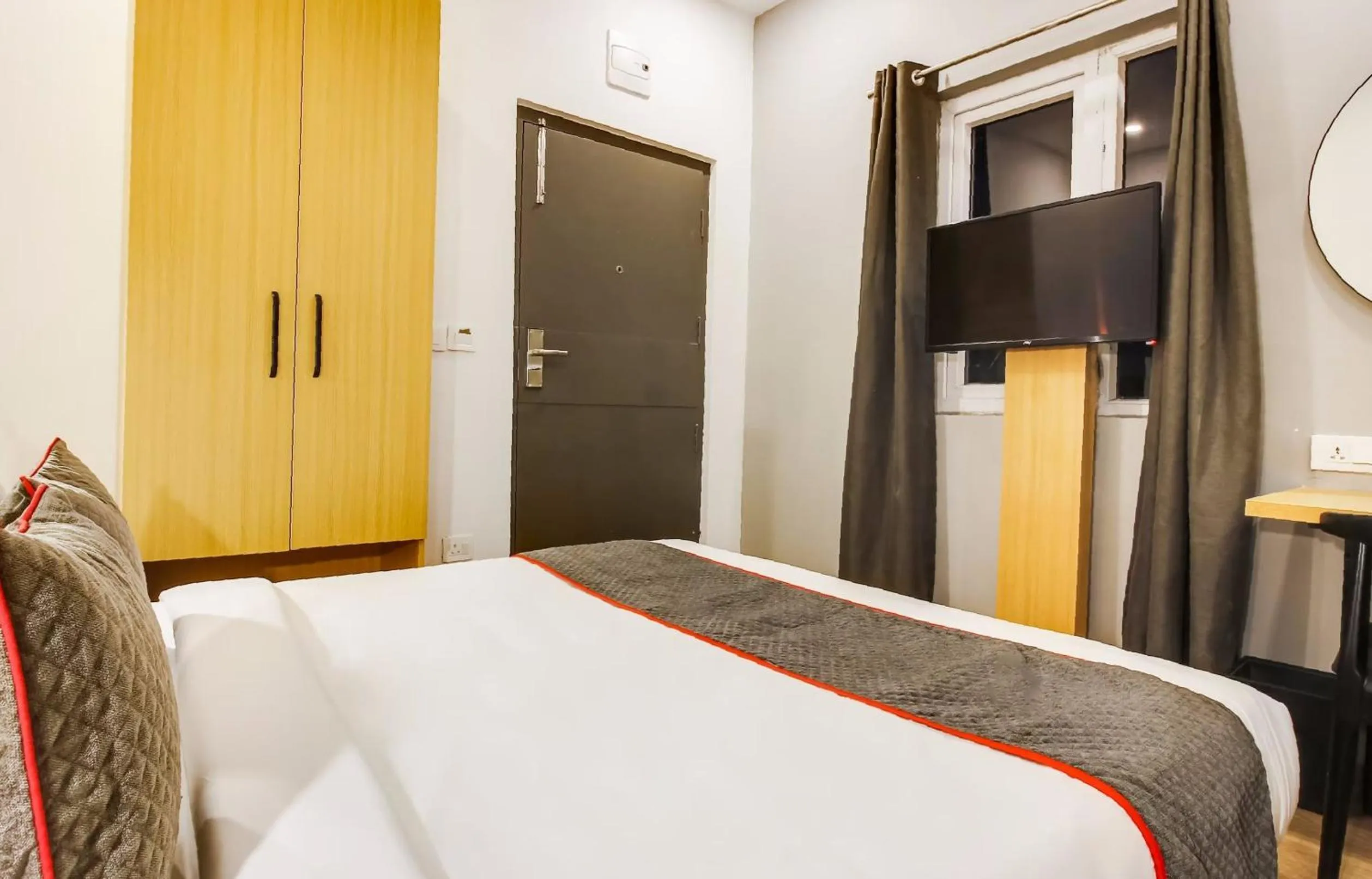 Bedroom in Super Townhouse De Alphabet