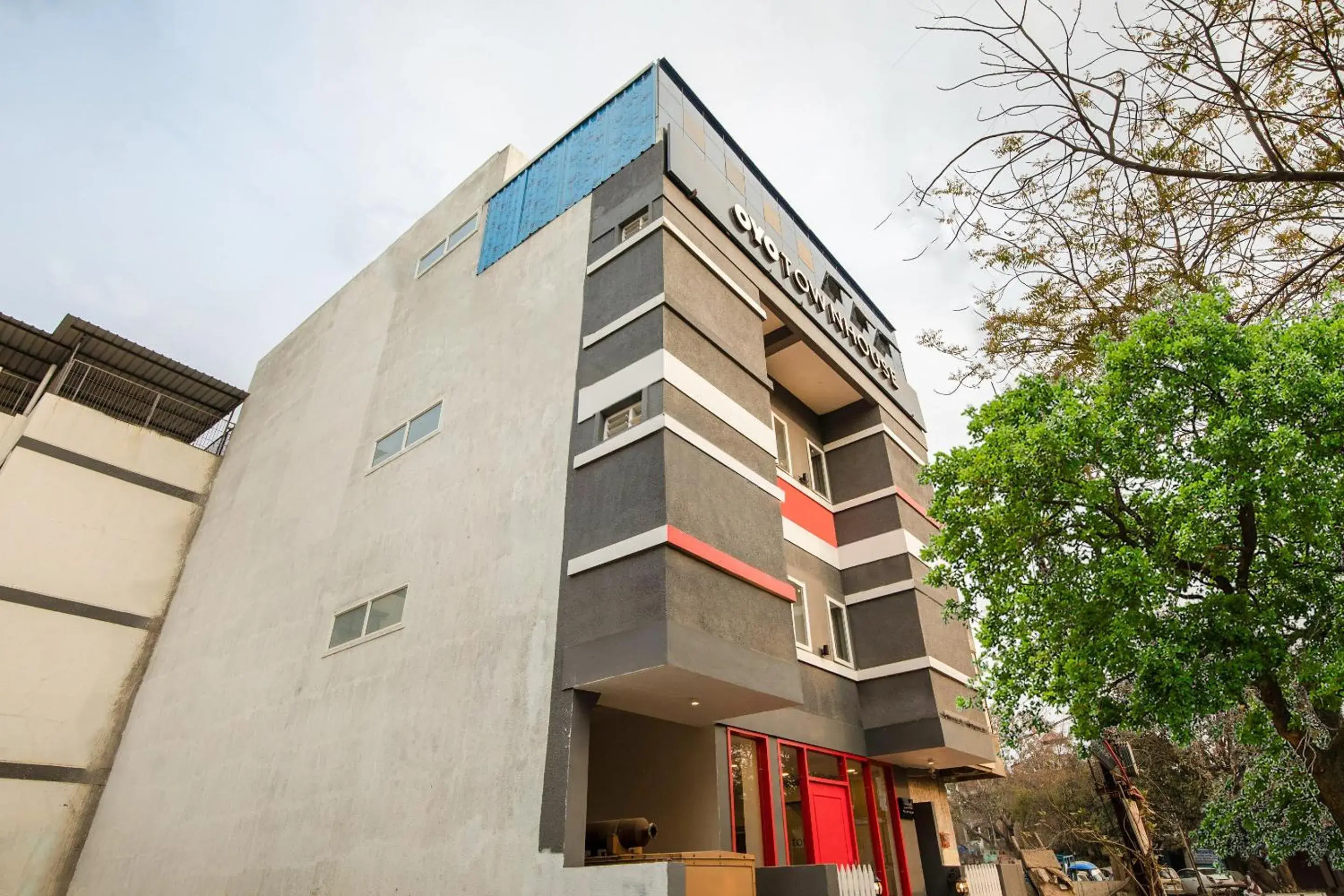Facade/entrance in Townhouse Pipliyahana Square Facade/entrance in Townhouse Pipliyahana Square