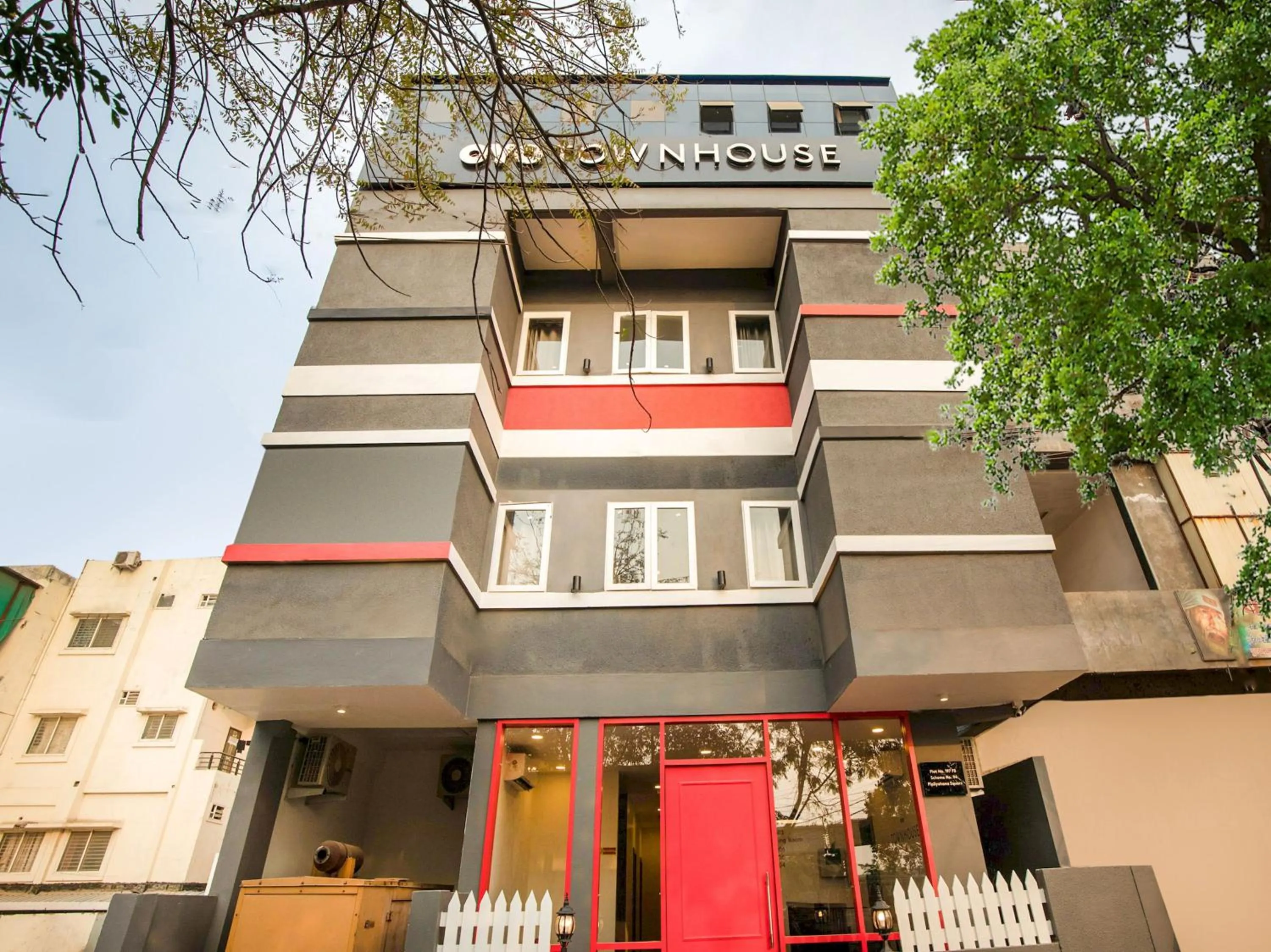 Facade/entrance in Townhouse Pipliyahana Square