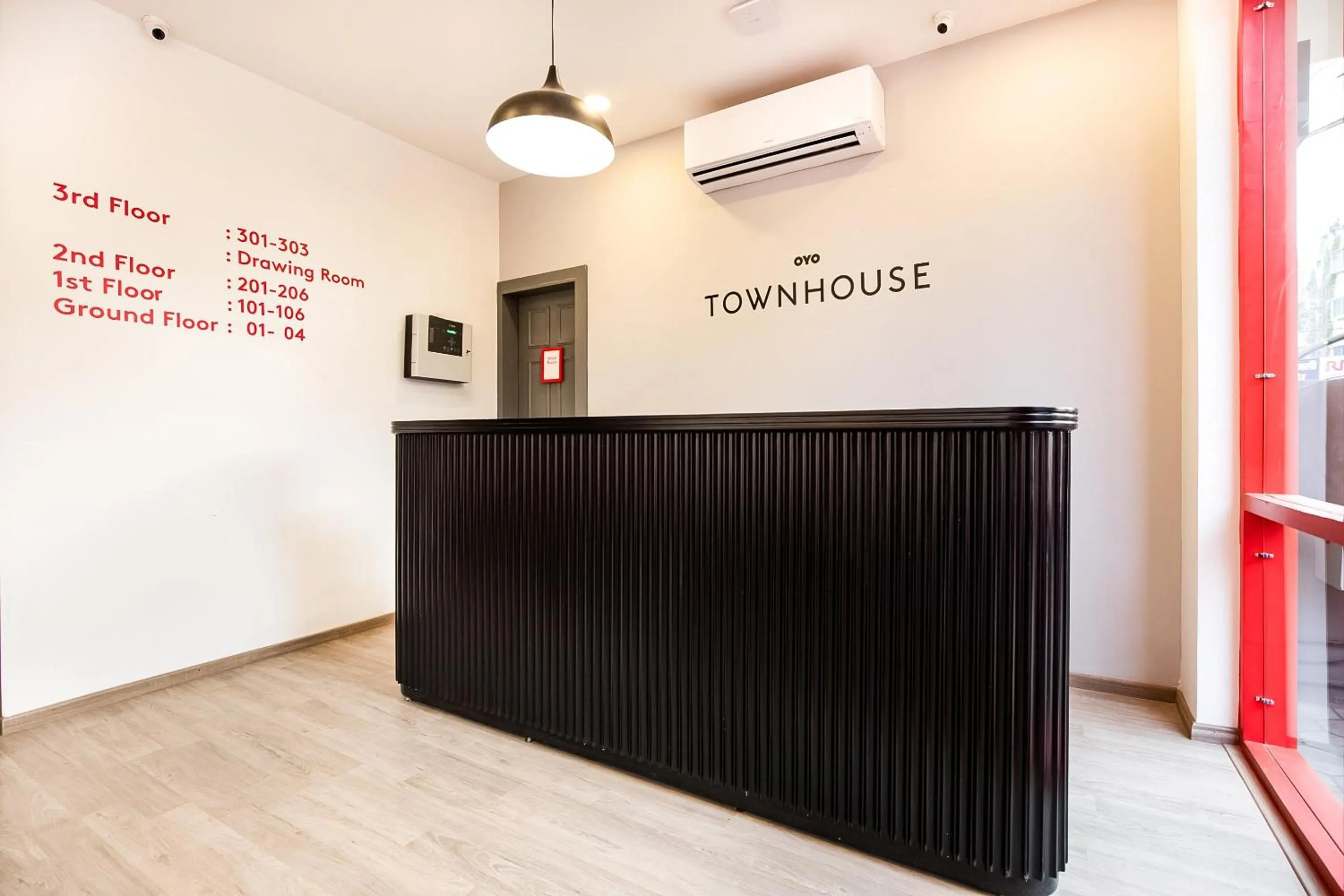 Lobby or reception in Townhouse Pipliyahana Square