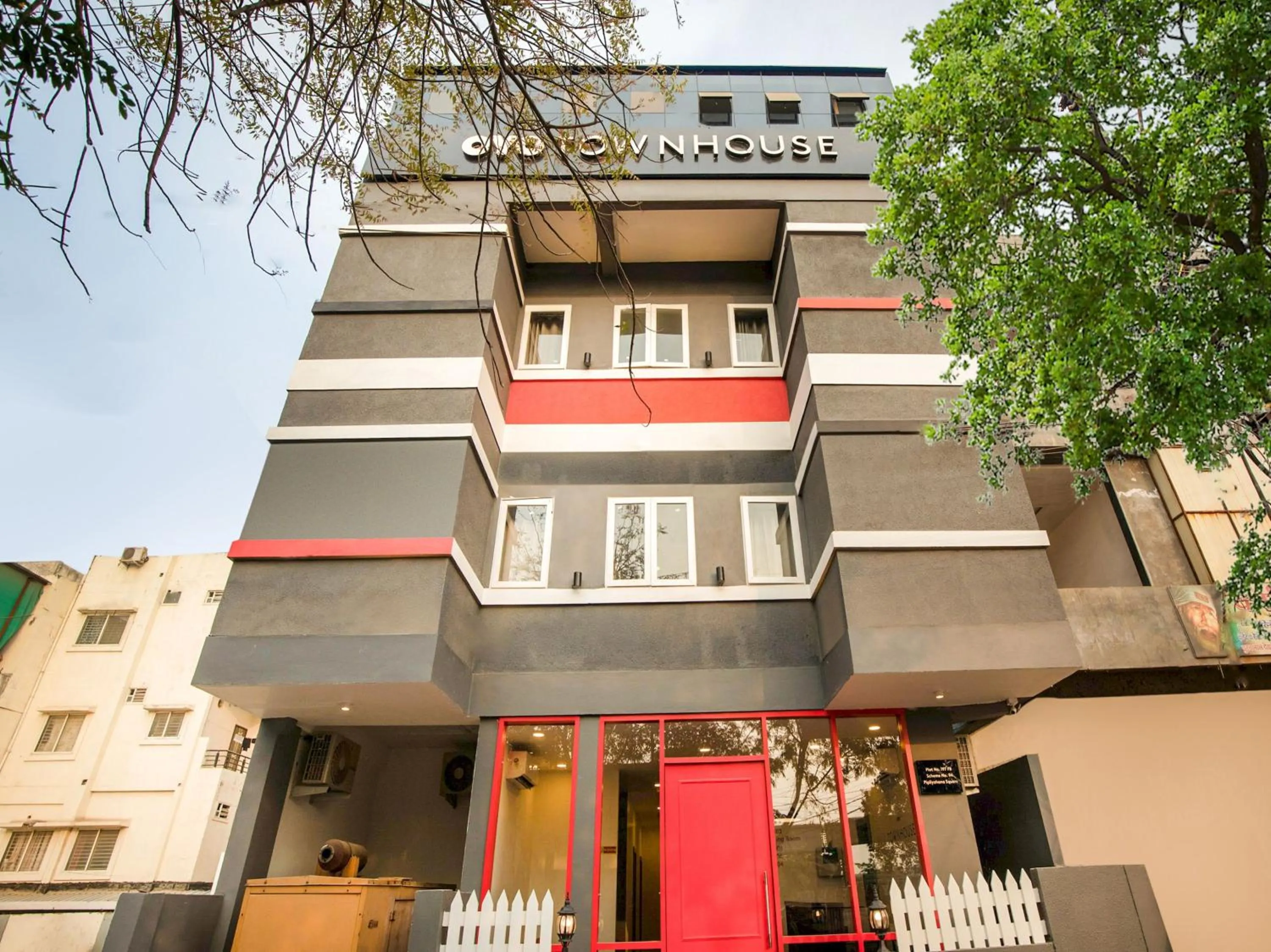 Facade/entrance in Townhouse Pipliyahana Square