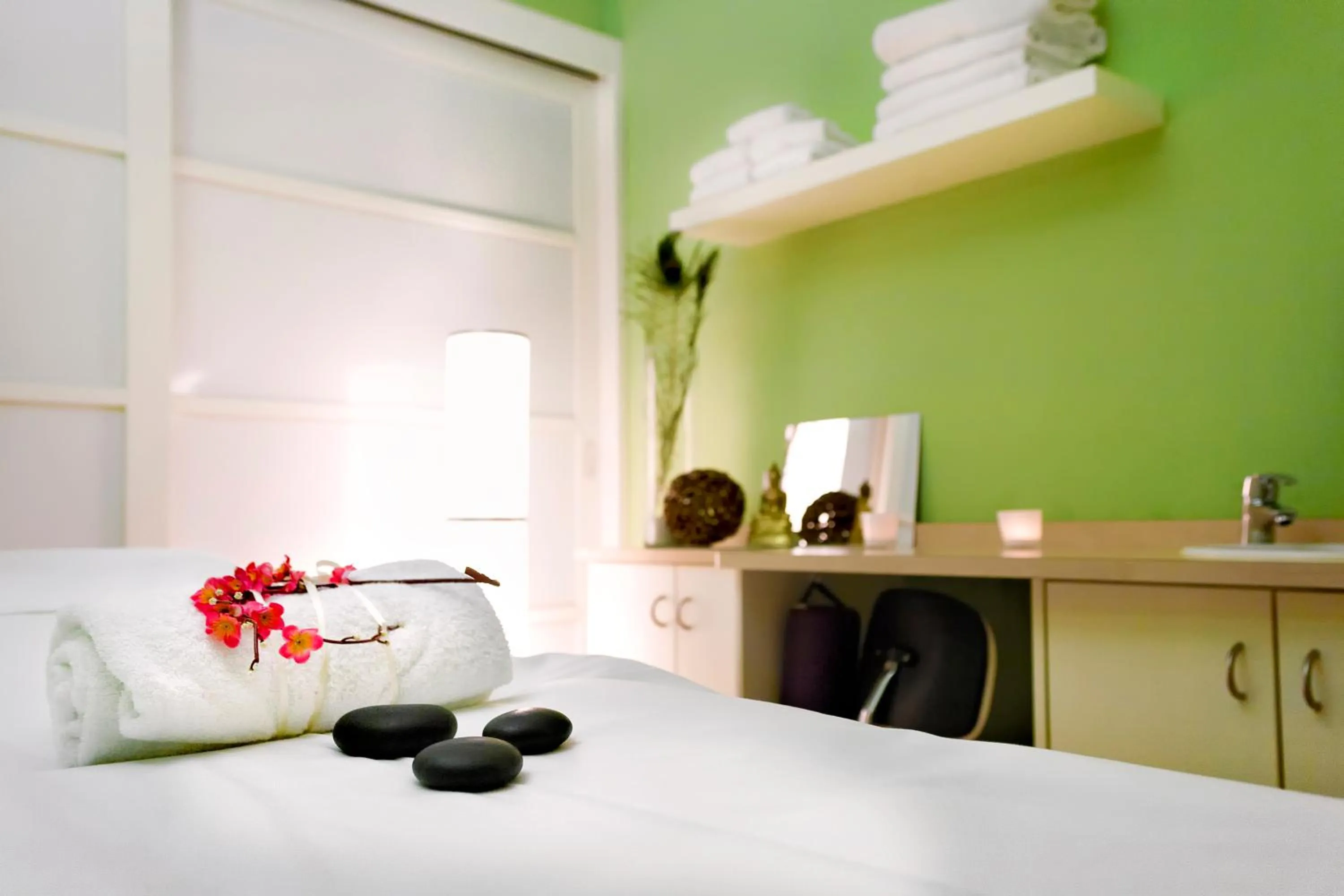 Massage, Bed in Dolce by Wyndham Bad Nauheim