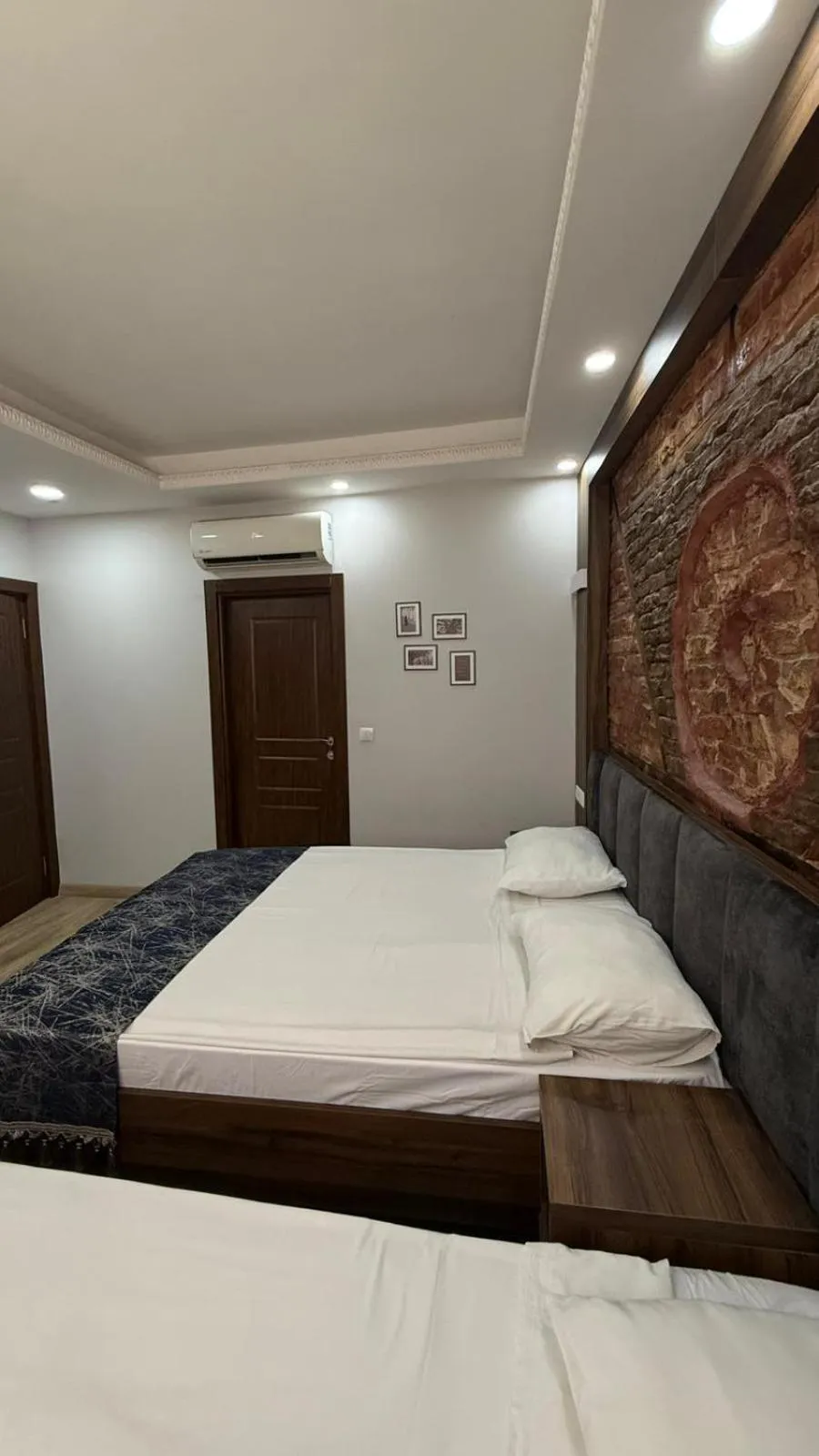 Bed in Han Suite Hotel