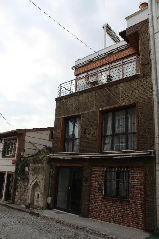 Property building in Han Suite Hotel Property building in Han Suite Hotel