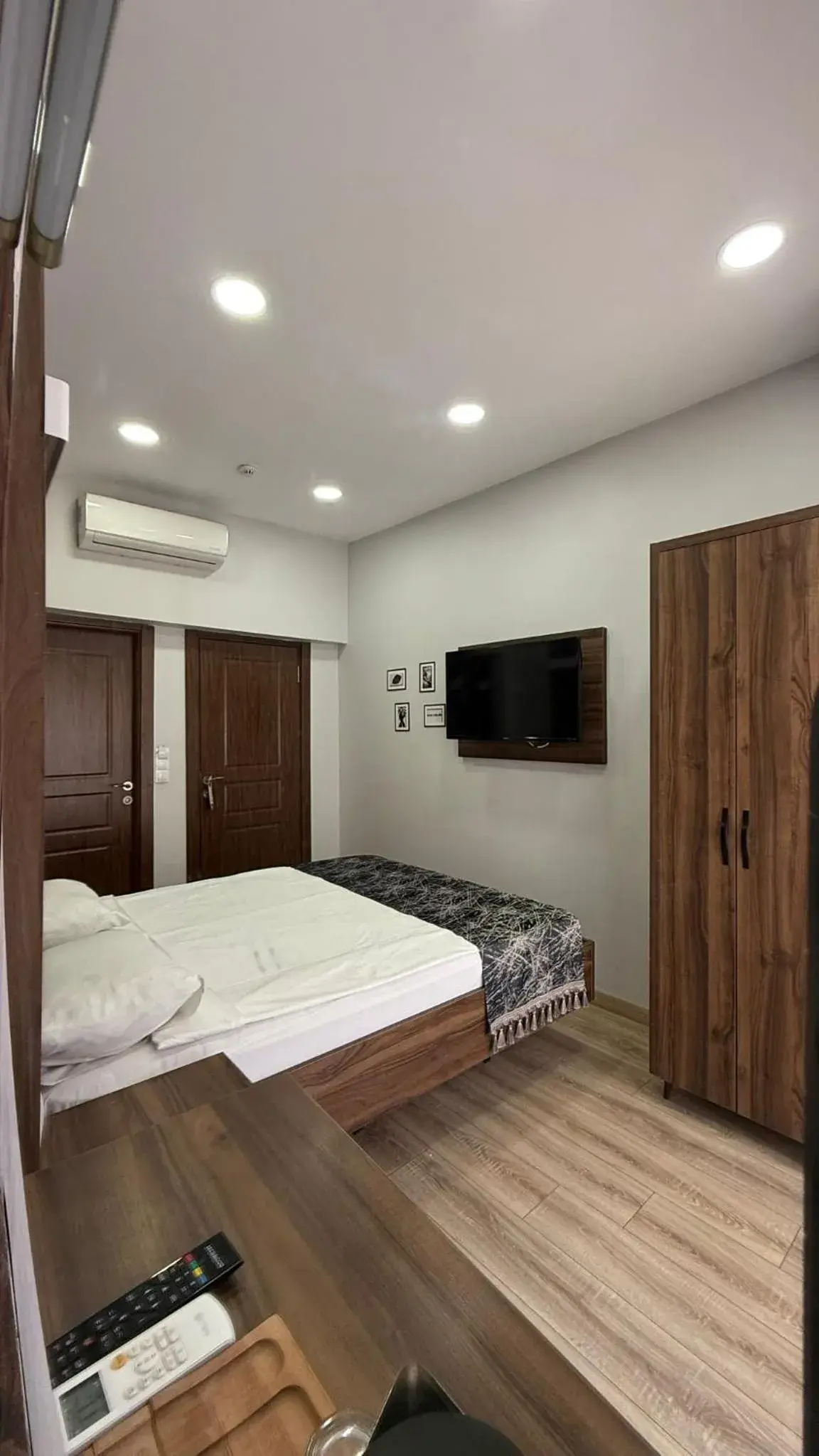 Photo of the whole room, Bed in Han Suite Hotel Photo of the whole room, Bed in Han Suite Hotel