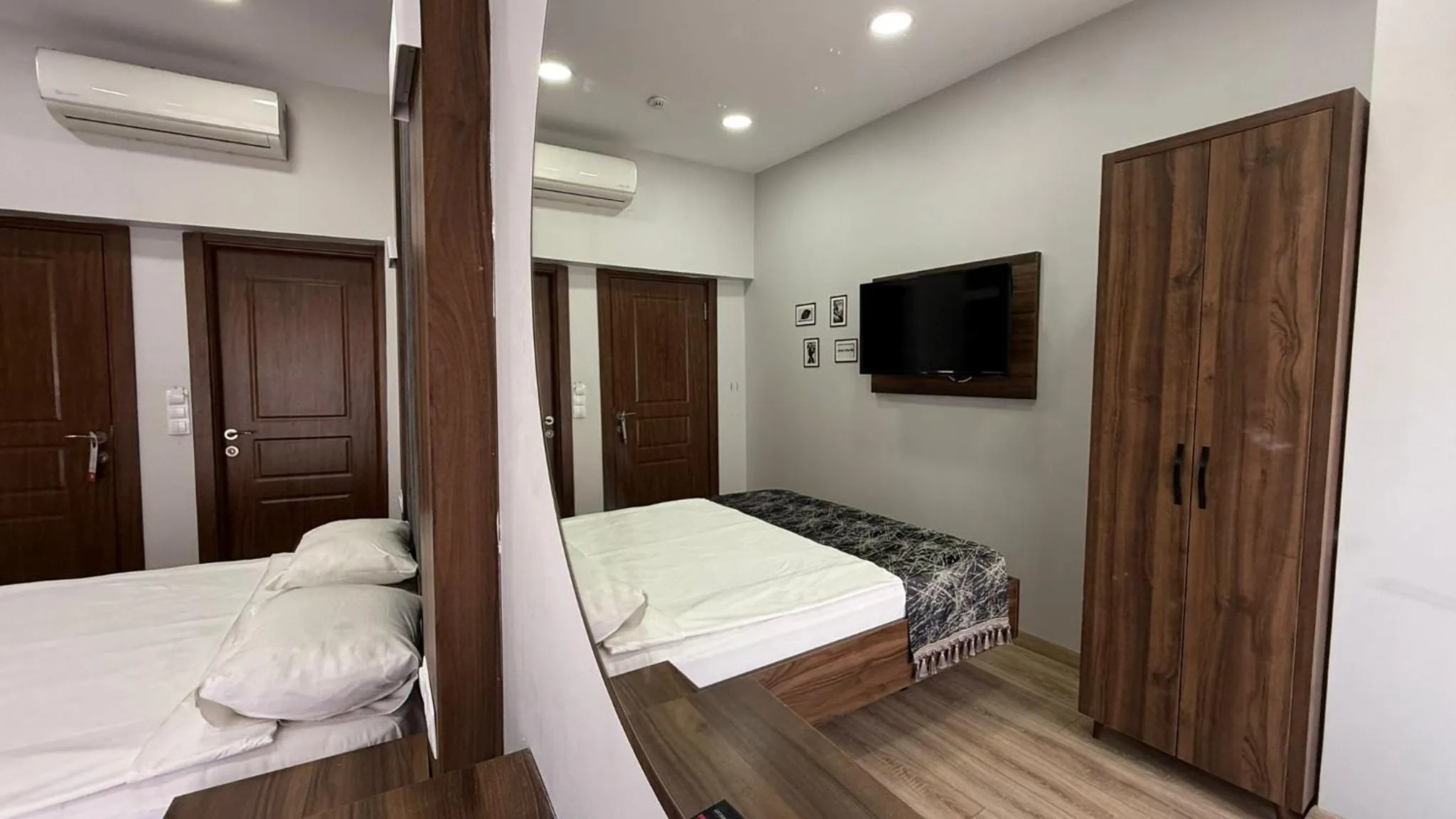 Bed in Han Suite Hotel