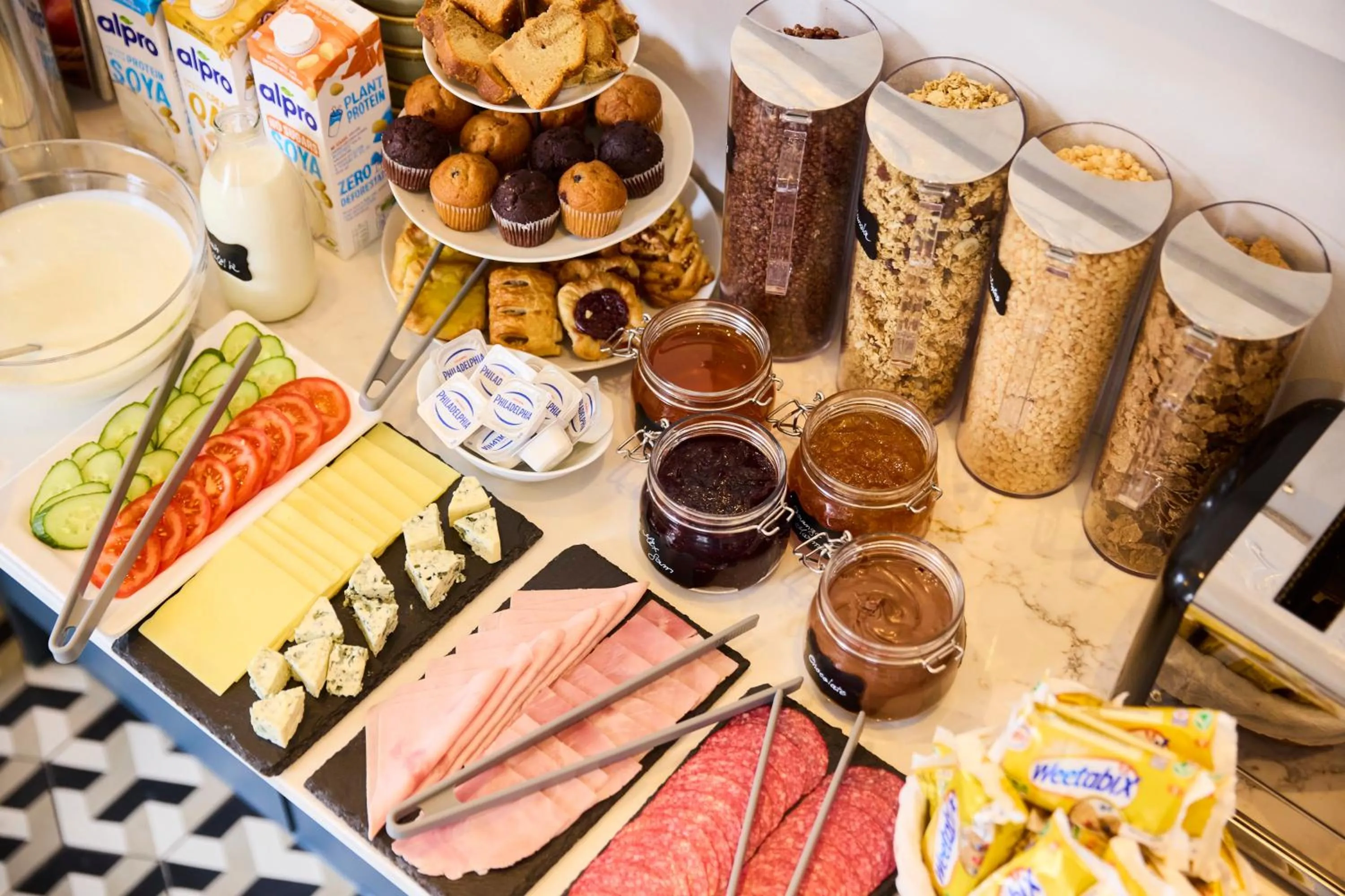 Food and drinks in Prince William Hotel