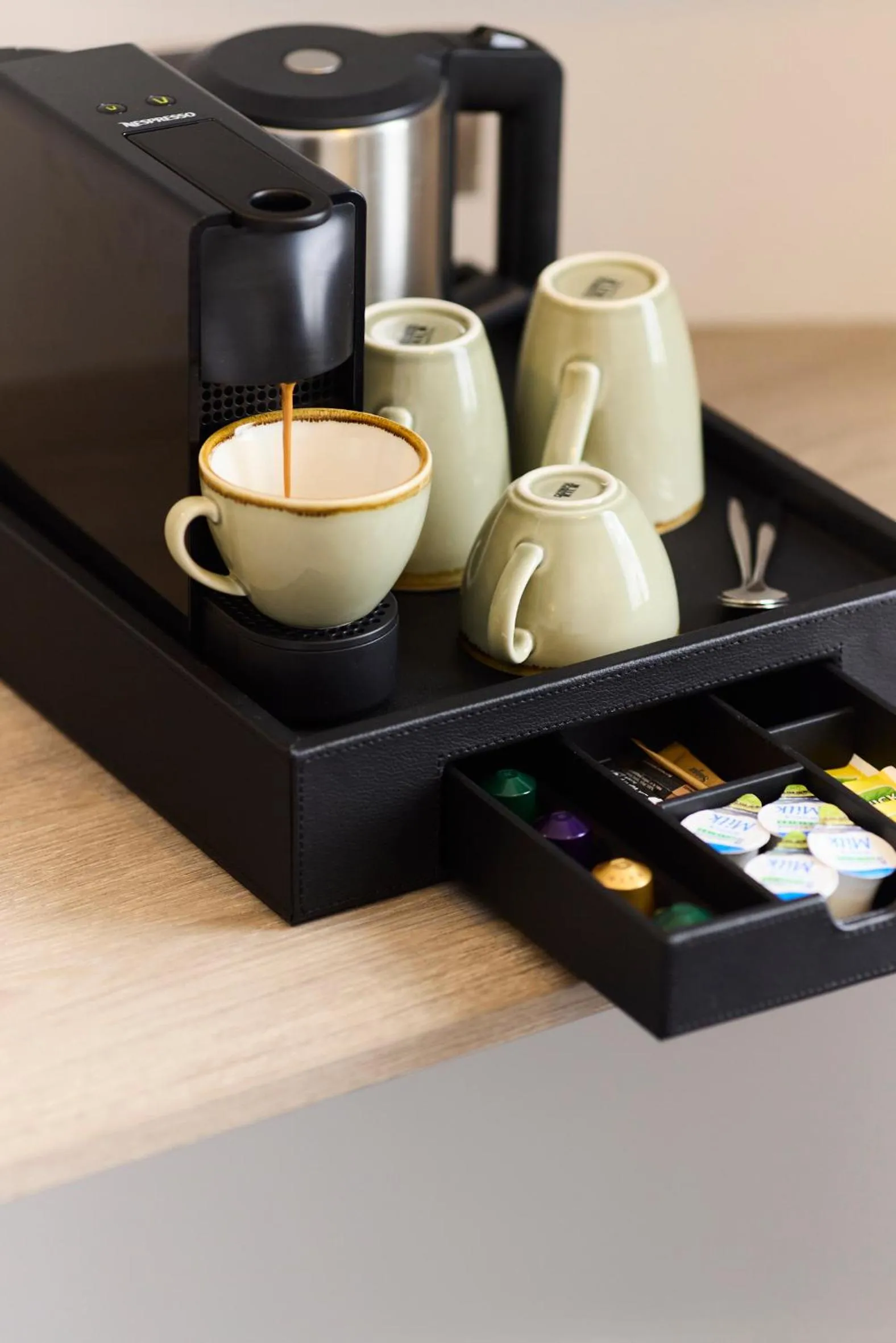 Coffee/tea facilities in Prince William Hotel