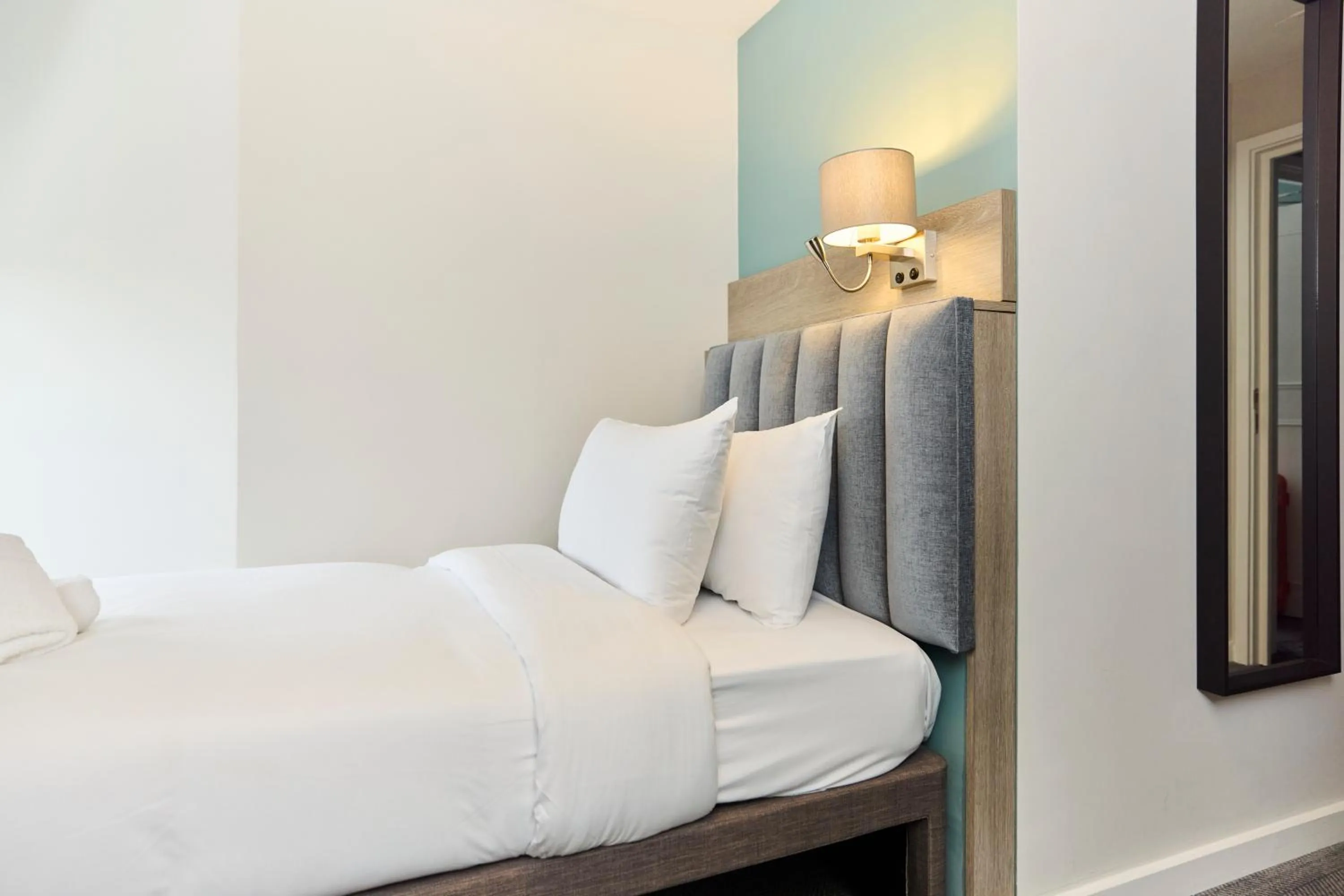 Bed in Prince William Hotel