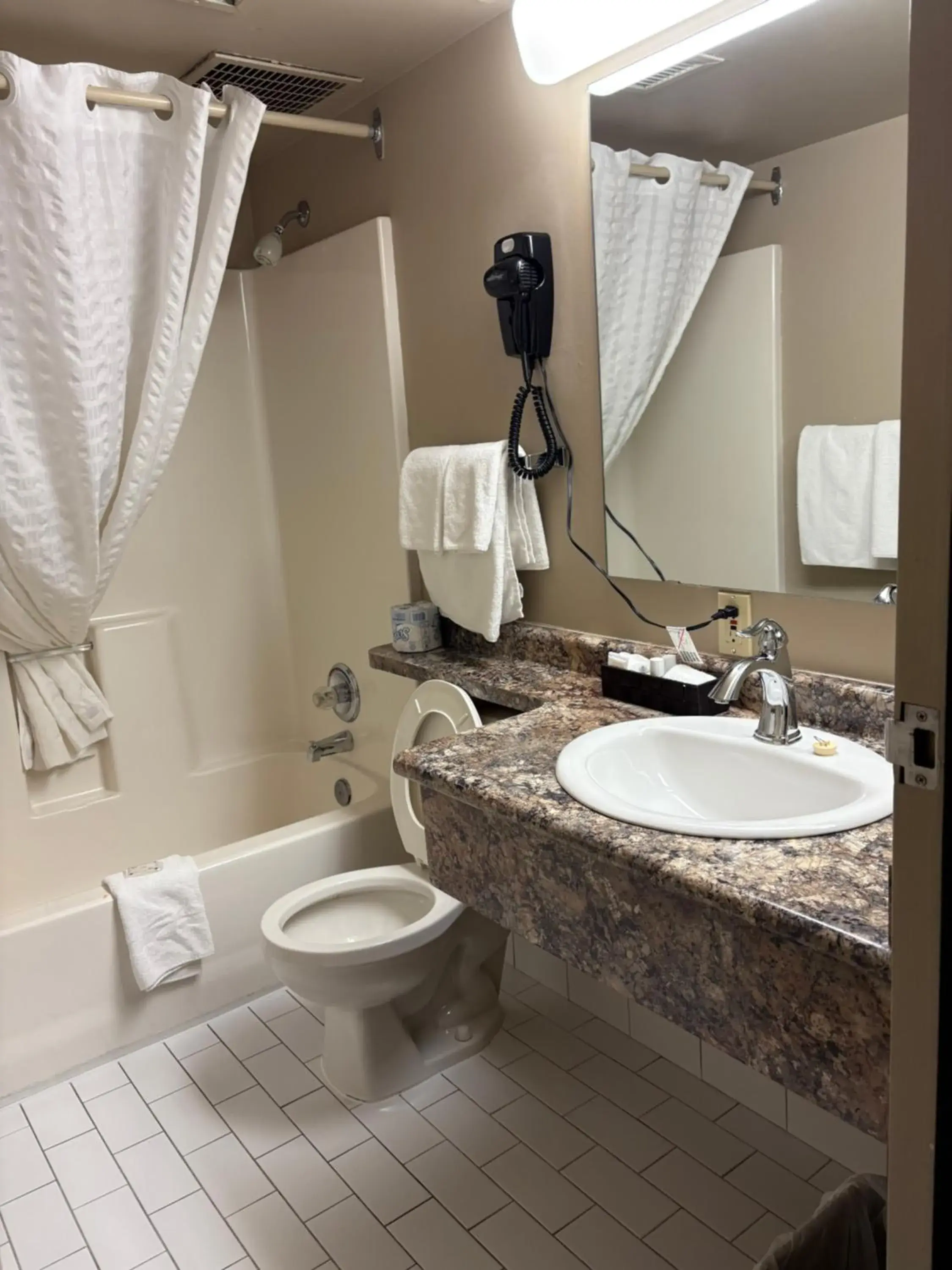 Restaurant/places to eat in Westlock Inn & Conference Centre Restaurant/places to eat in Westlock Inn & Conference Centre