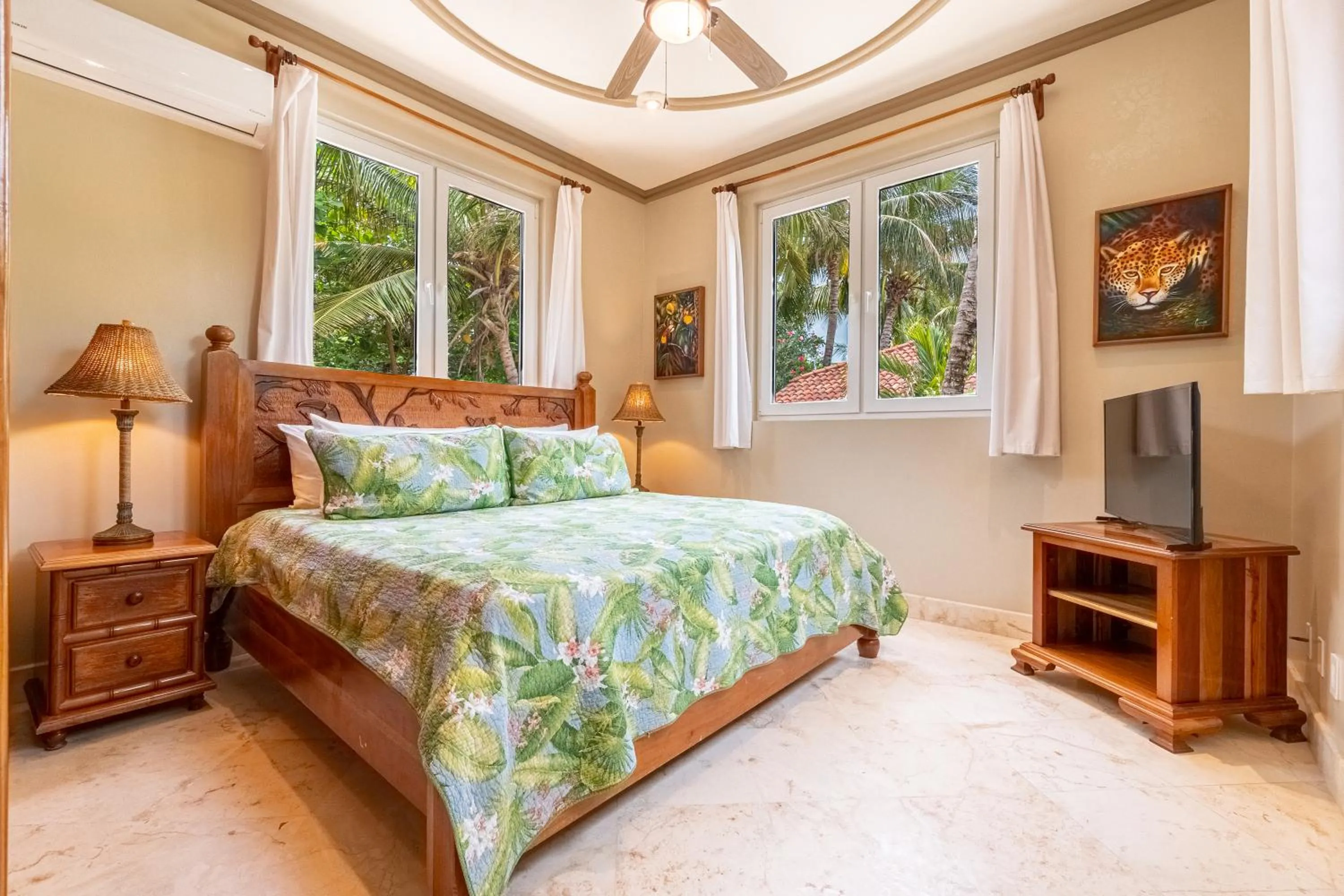 Bedroom, Bed in Belizean Cove Estates Beachfront Villas