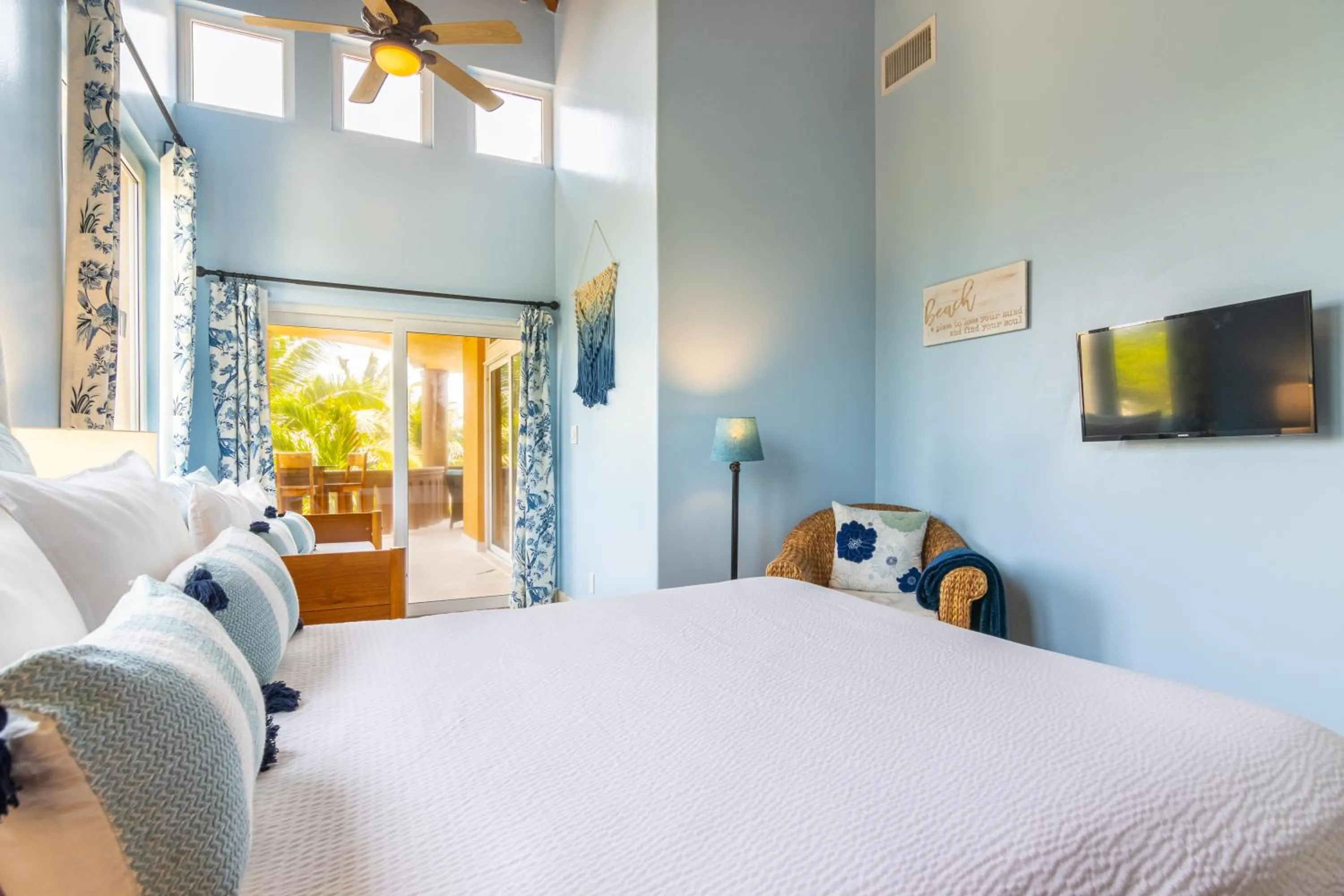 Bedroom, Bed in Belizean Cove Estates Beachfront Villas