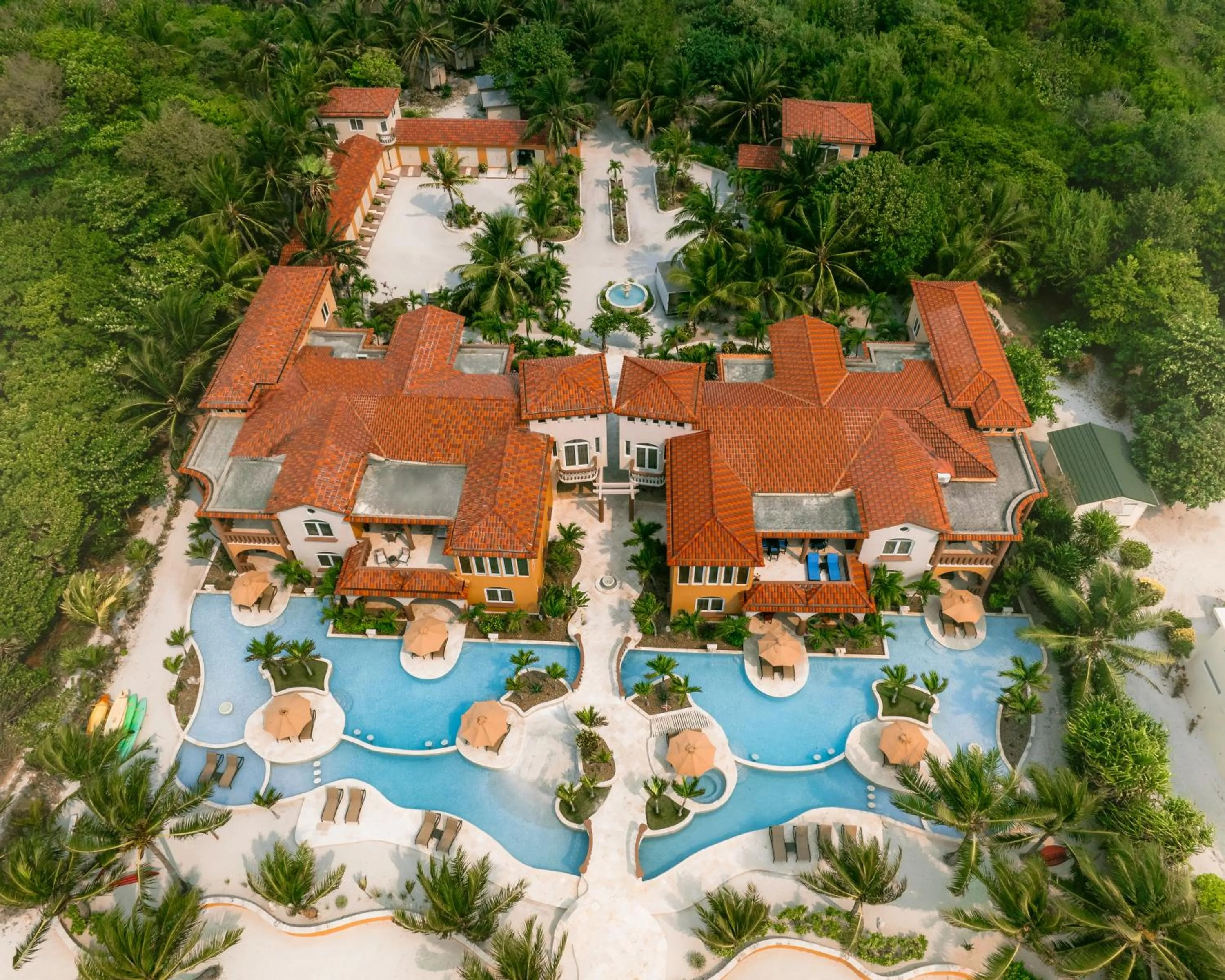 Swimming pool in Belizean Cove Estates Beachfront Villas