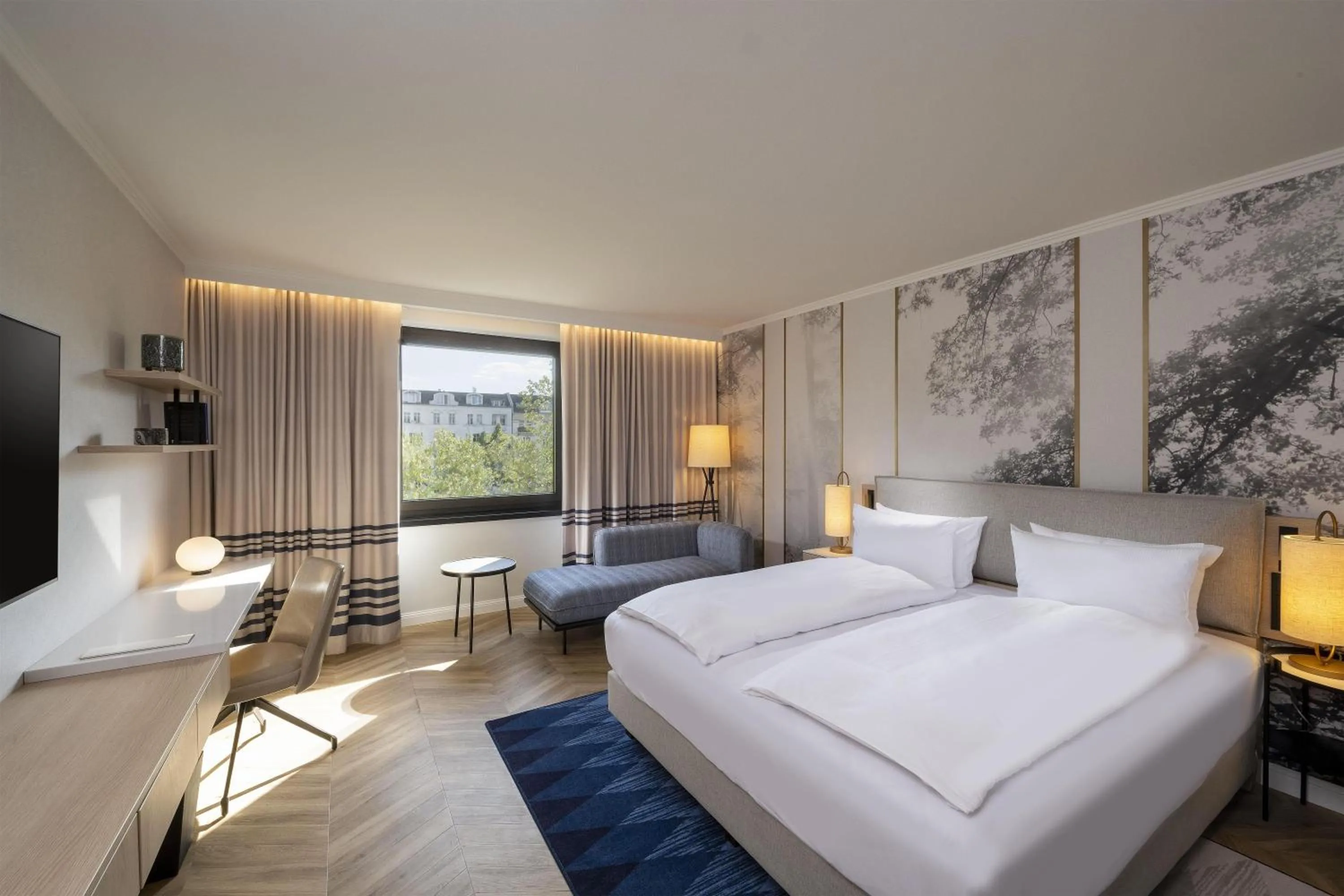 View (from property/room), Bed in DoubleTree by Hilton Berlin Ku'damm