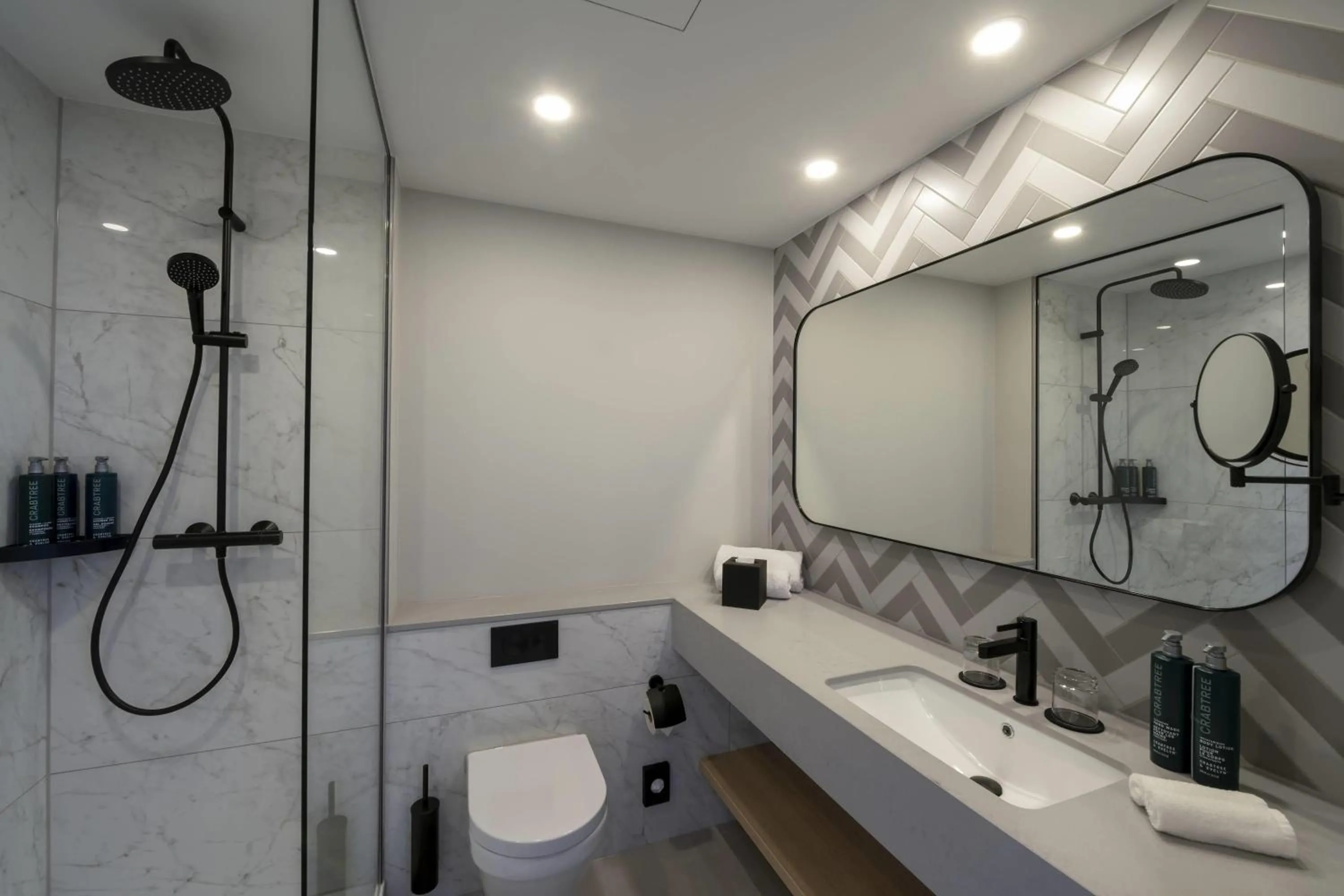 Bathroom in DoubleTree by Hilton Berlin Ku'damm