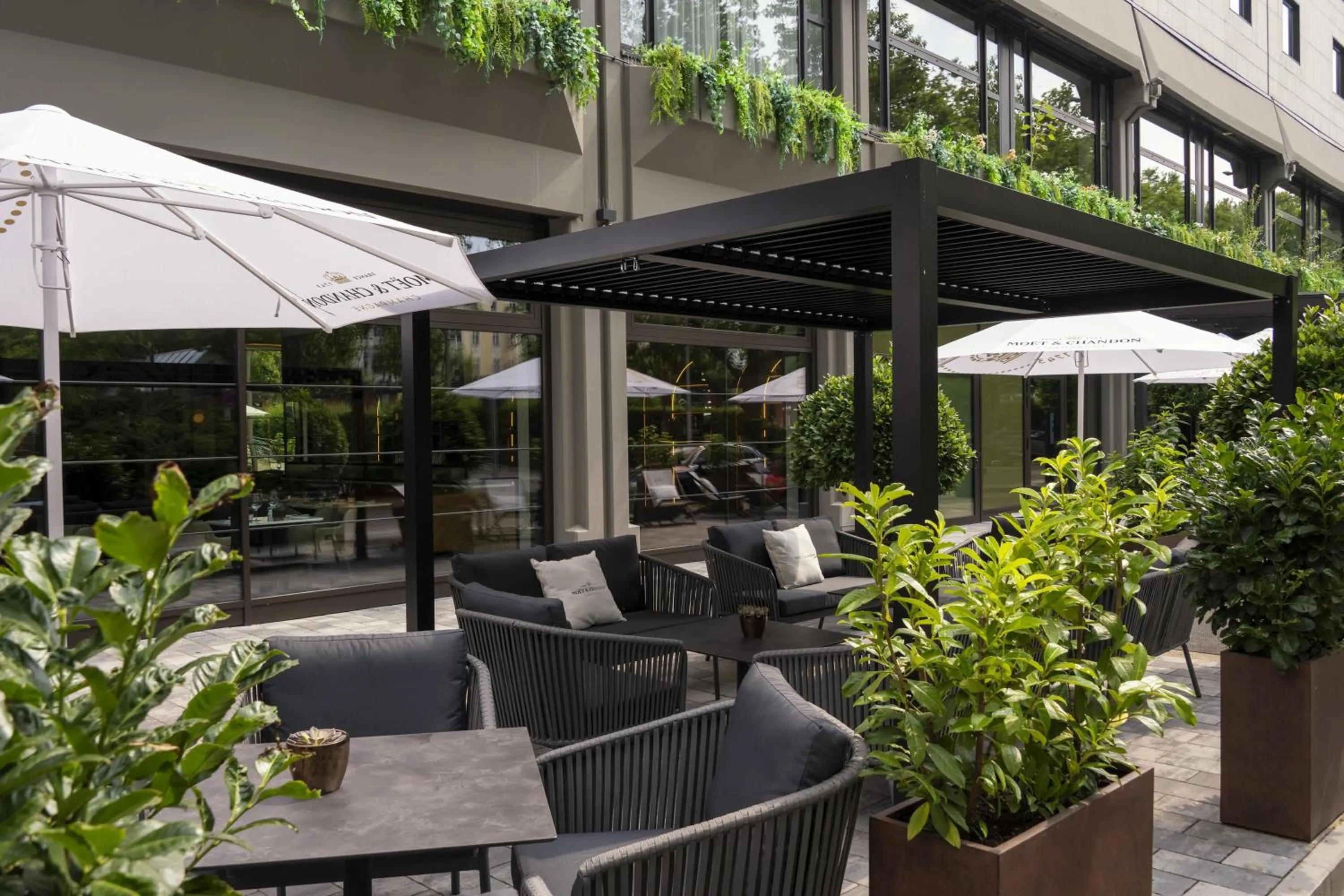 Patio in DoubleTree by Hilton Berlin Ku'damm