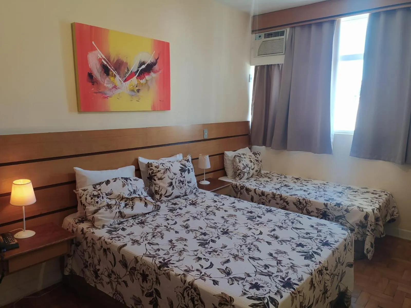 TV and multimedia, Bed in Dublin Hotel