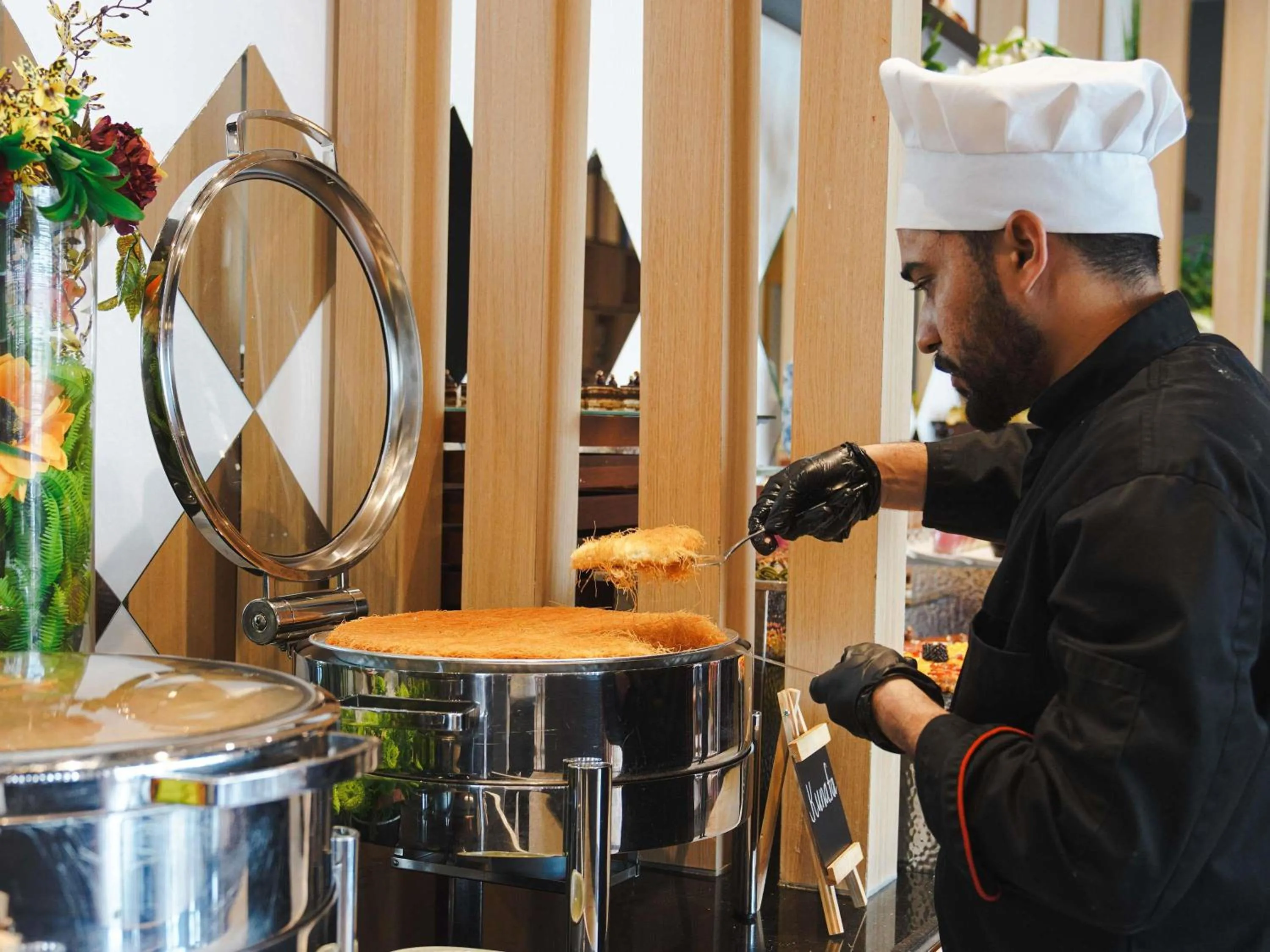 Restaurant/places to eat in Adagio Jeddah City Center