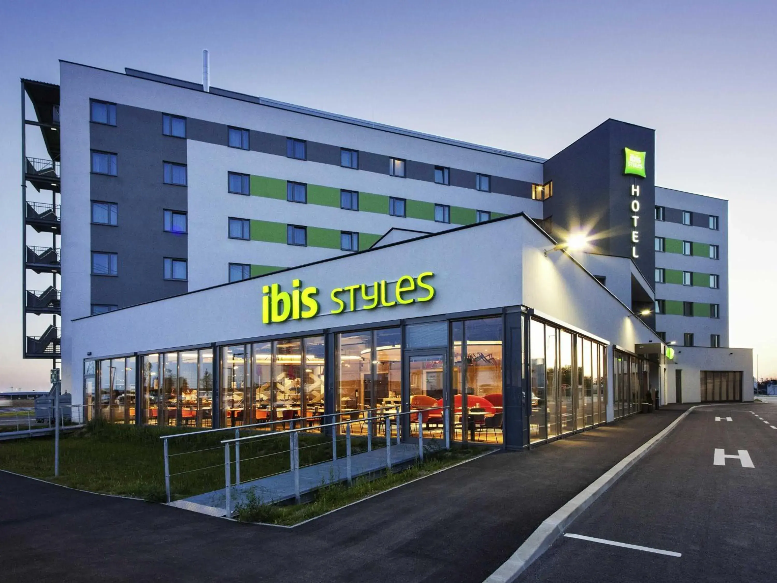 Property building in ibis Styles Parndorf Neusiedler See Property building in ibis Styles Parndorf Neusiedler See