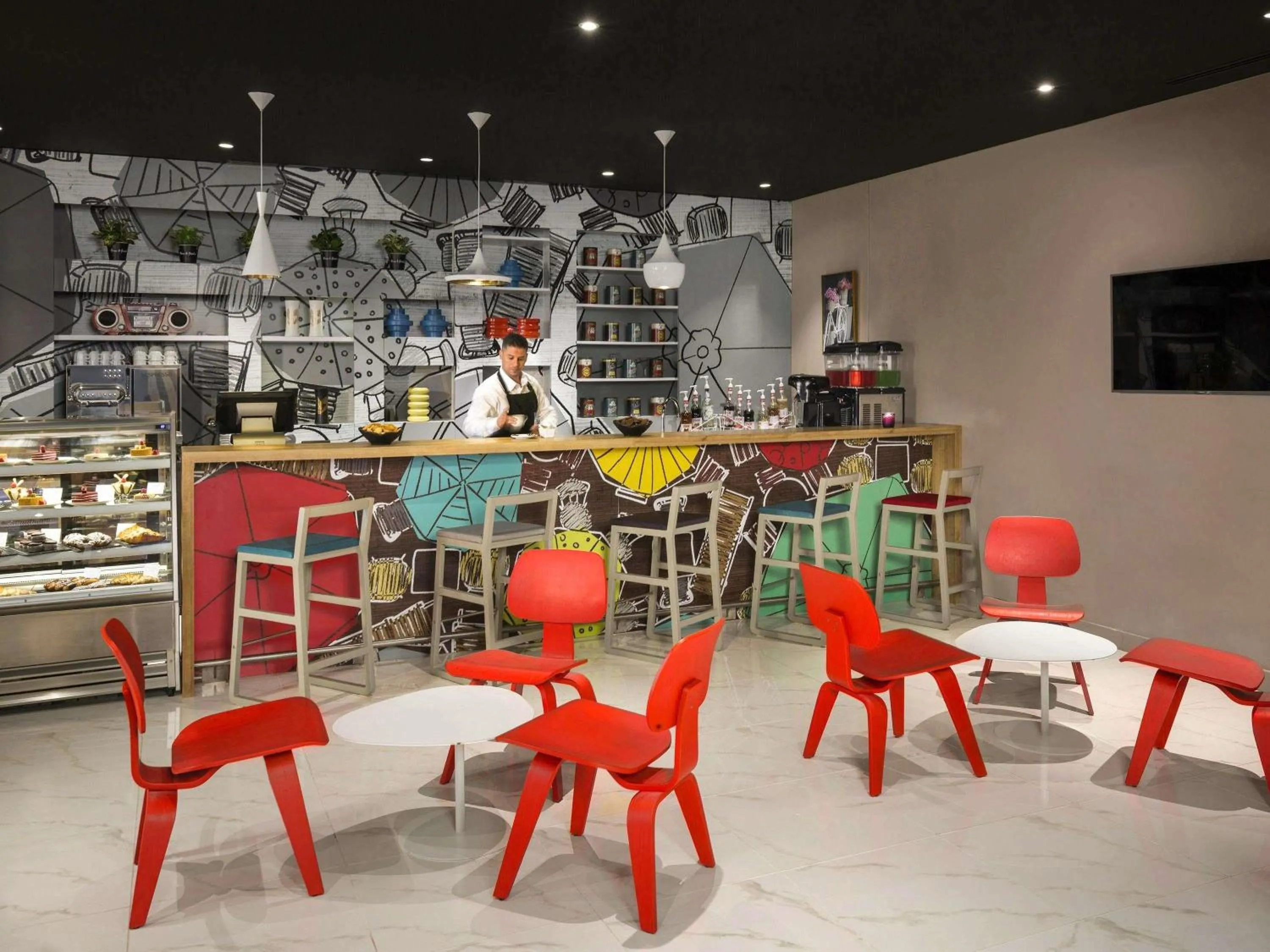 Restaurant/places to eat in ibis Jeddah City Center