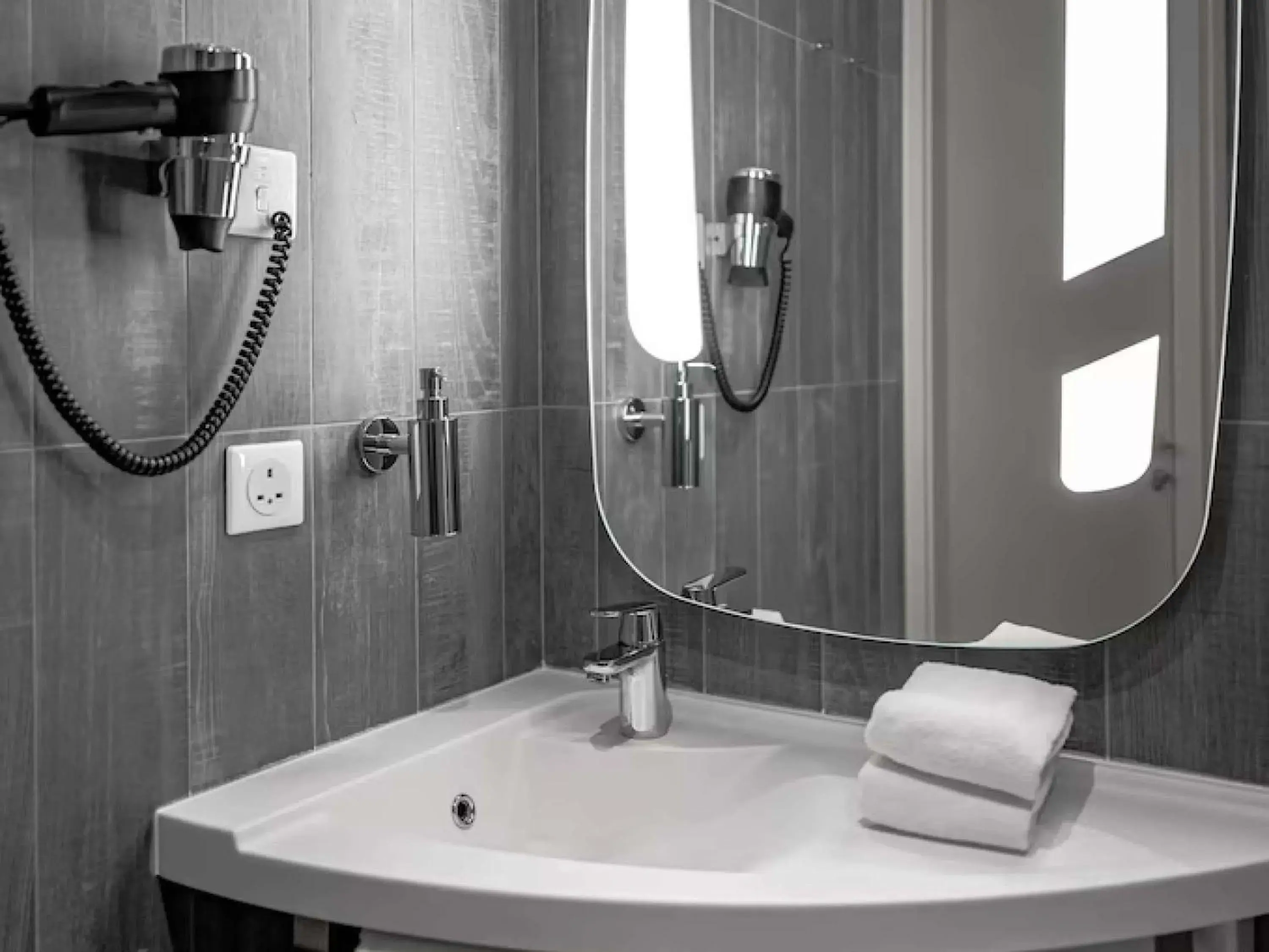 Bedroom in ibis Jeddah City Center Bedroom in ibis Jeddah City Center