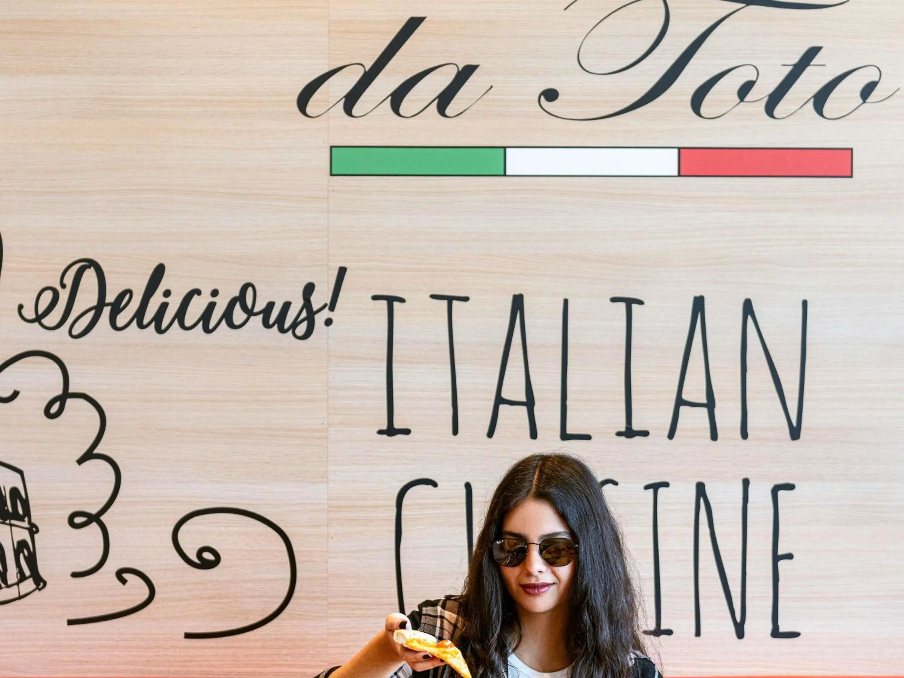 Restaurant/places to eat in ibis Jeddah City Center