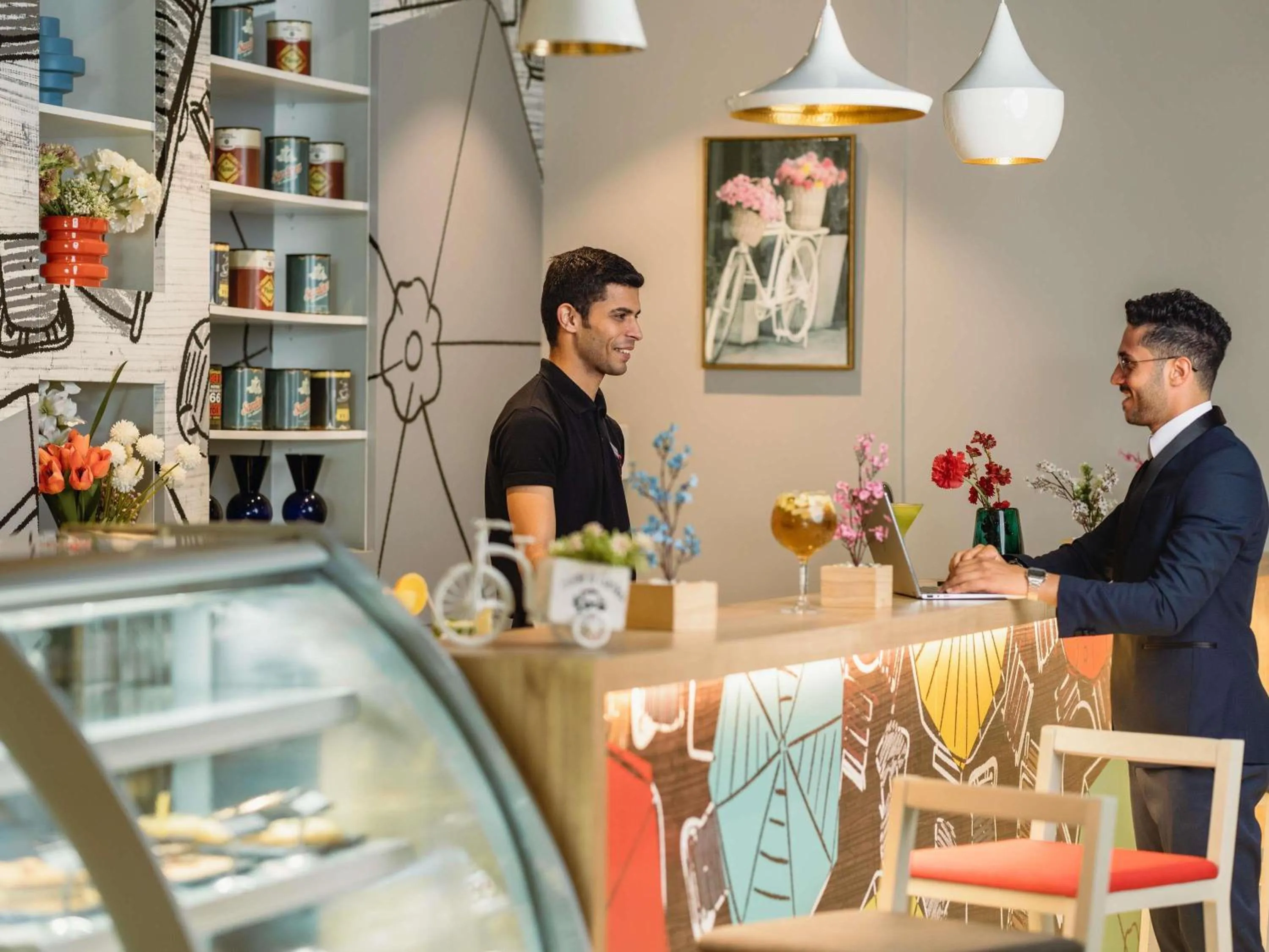 Restaurant/places to eat in ibis Jeddah City Center