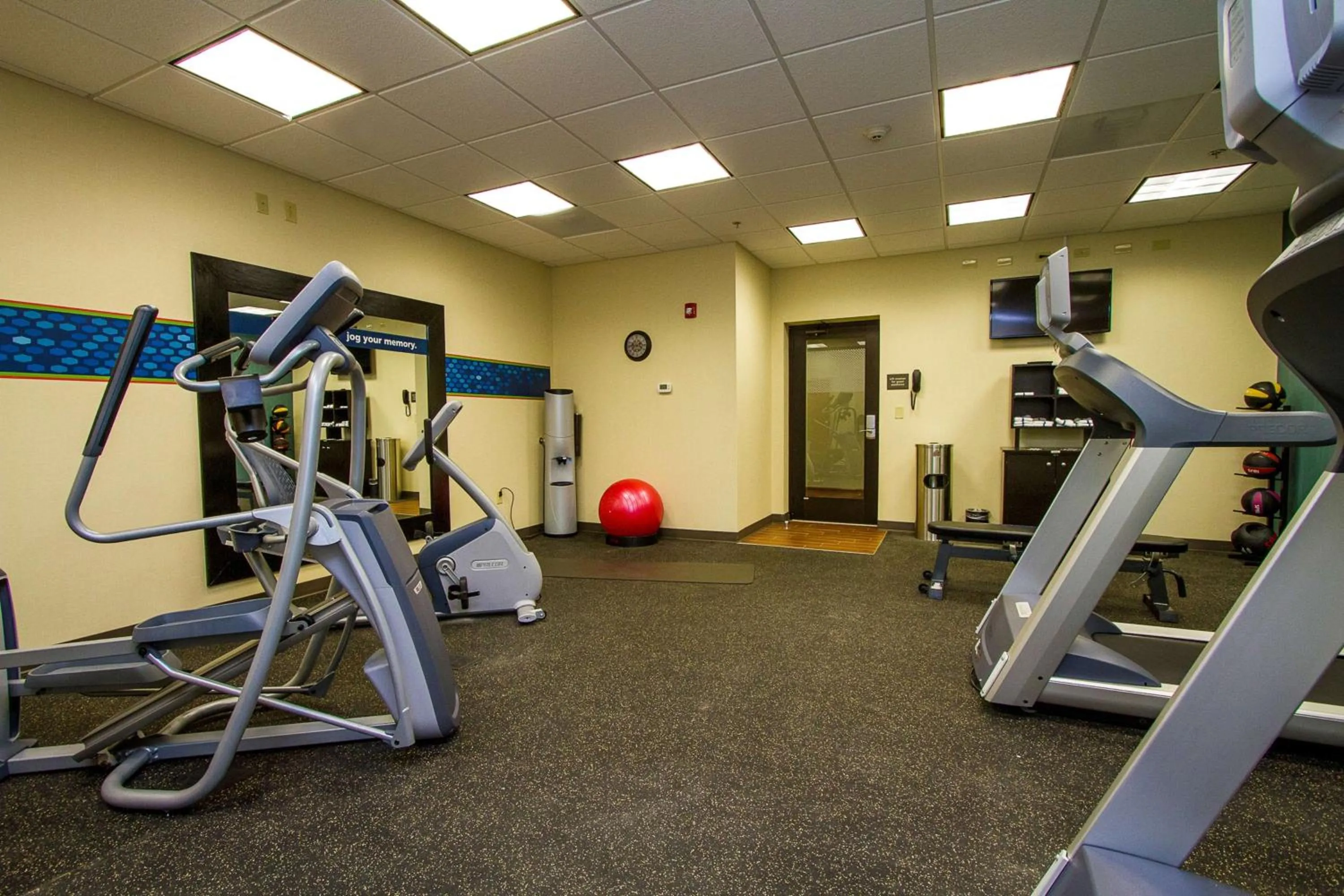 Fitness centre/facilities in Hampton Inn Fayetteville