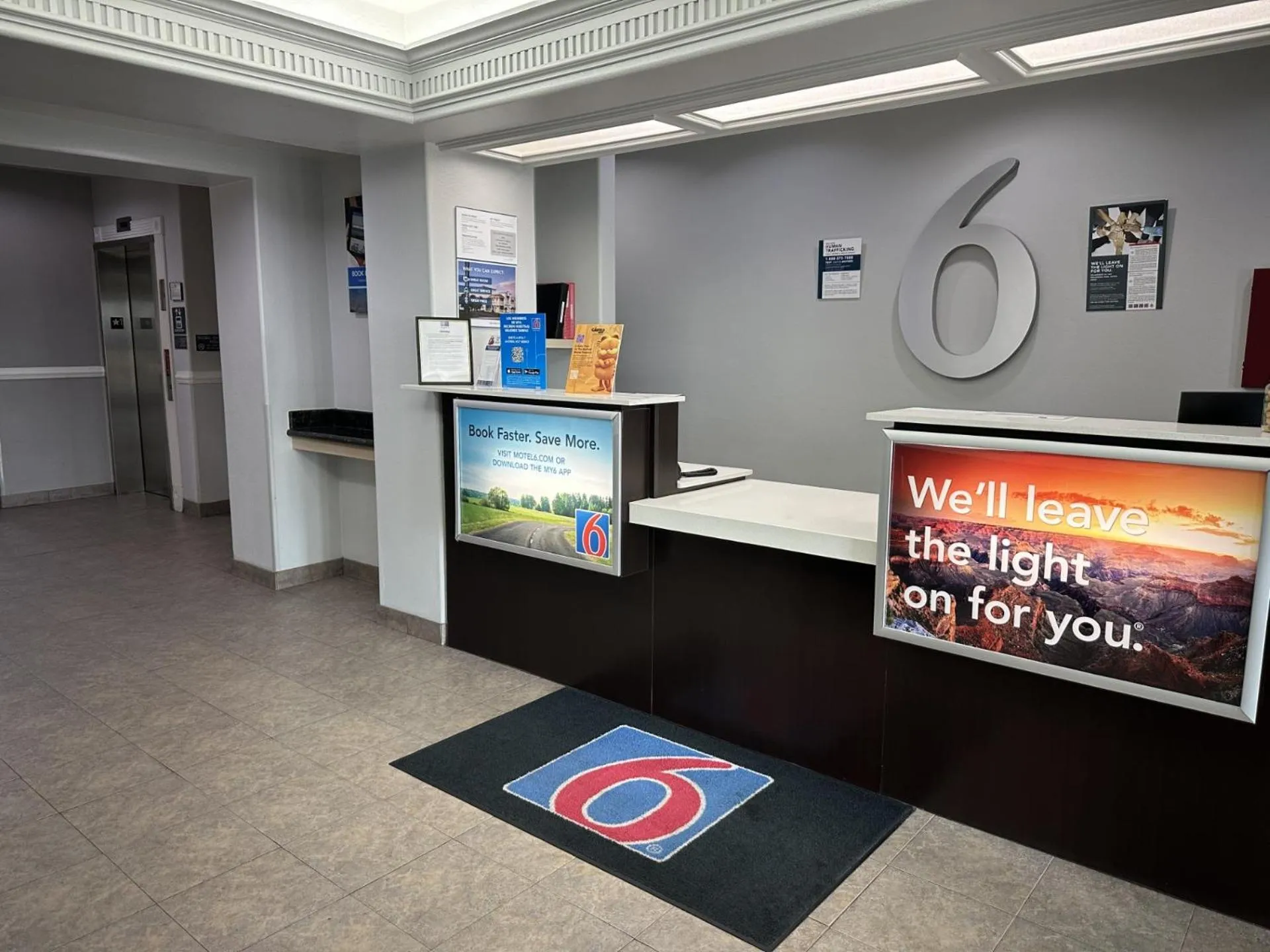 Lobby or reception in Motel 6-Mission, TX