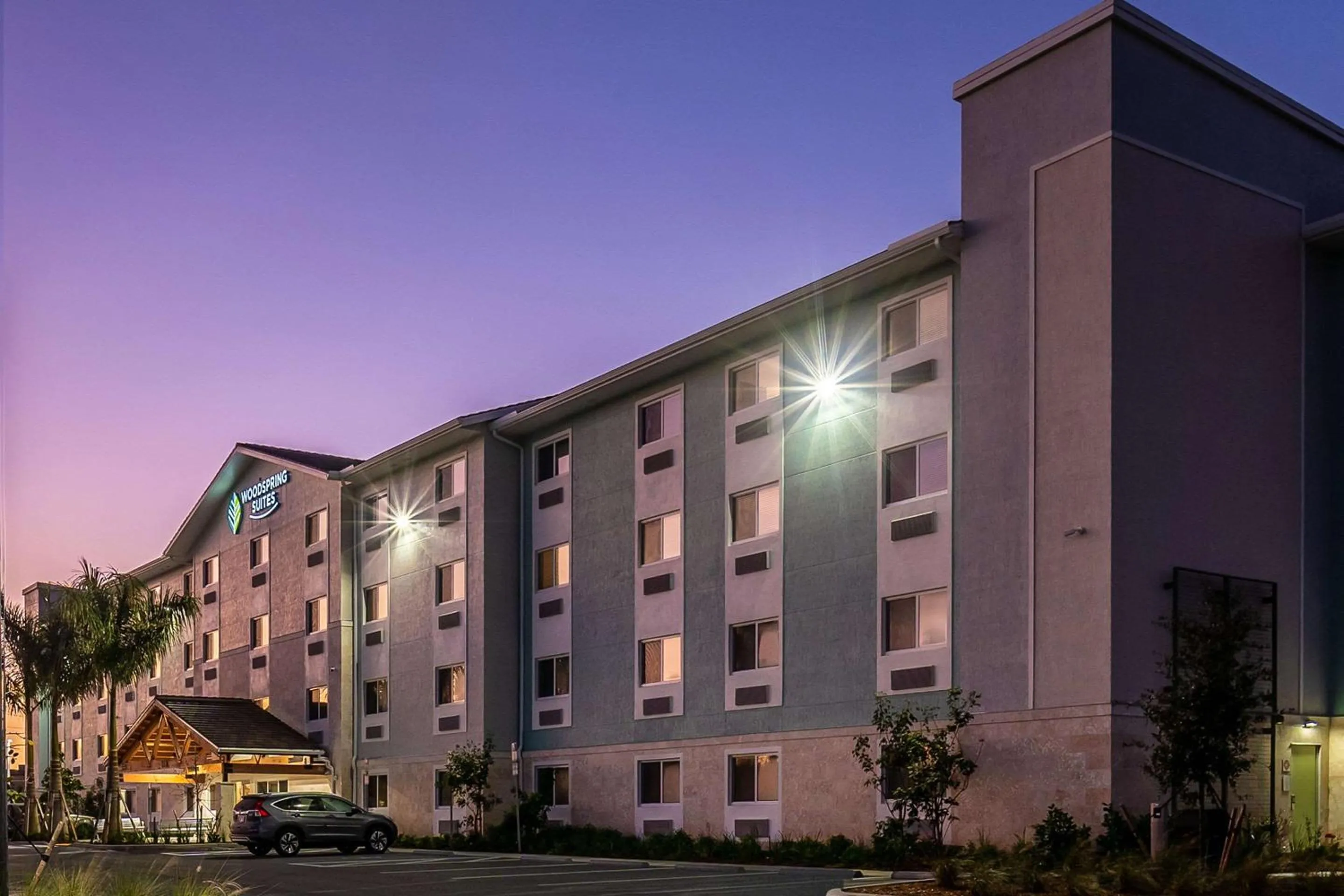 Property building in WoodSpring Suites Naples West