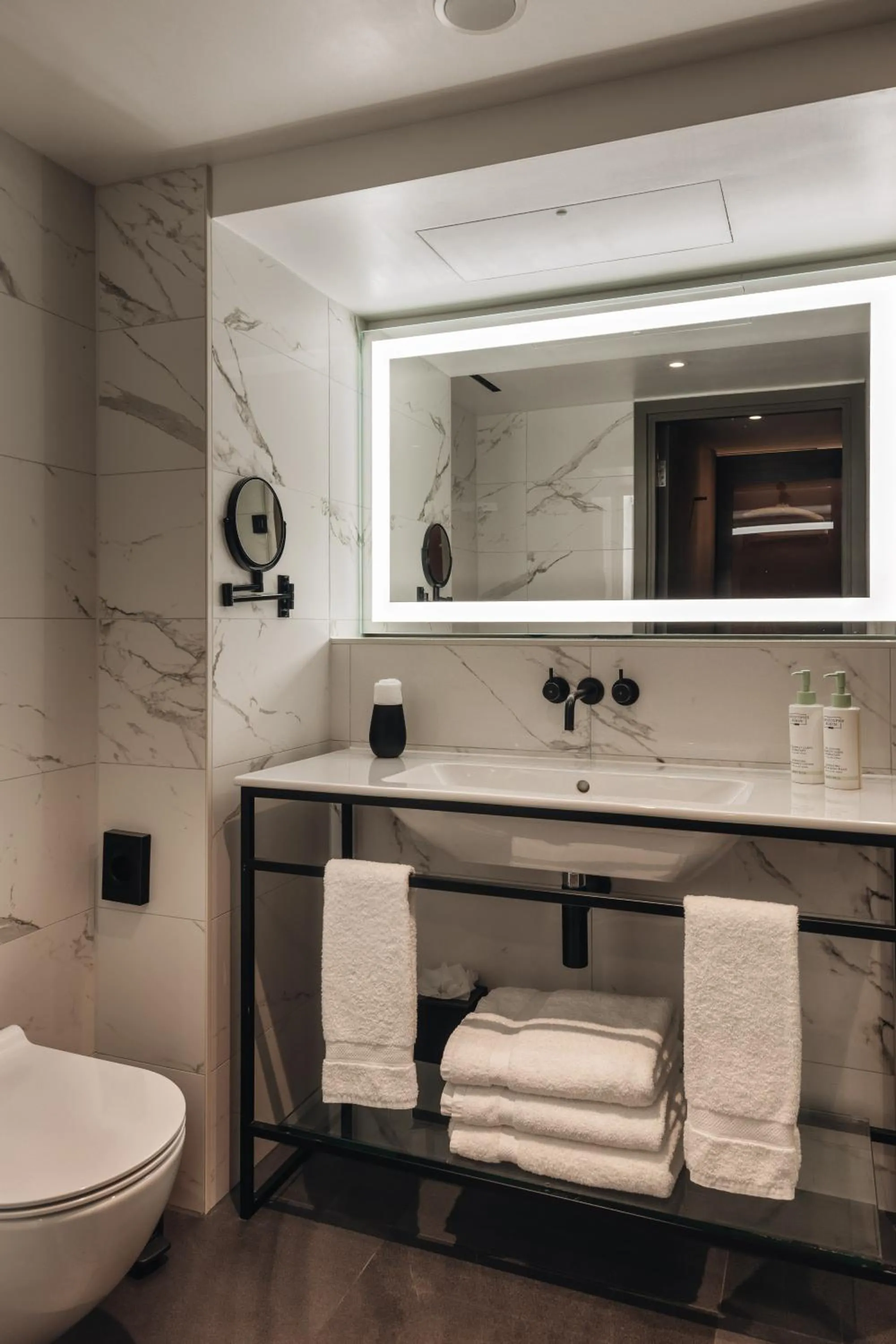 Bathroom in Middle Eight - Covent Garden - Preferred Hotels and Resorts