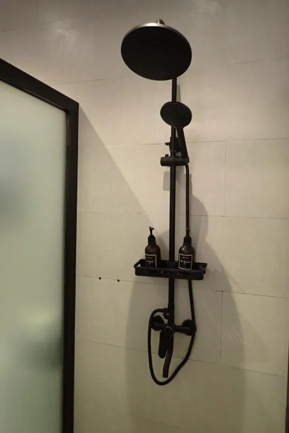 Shower in Only Seed Resort 欧芮希度假酒店