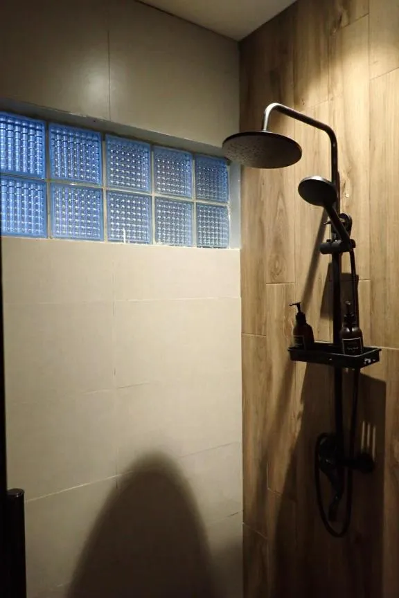 Shower in Only Seed Resort 欧芮希度假酒店