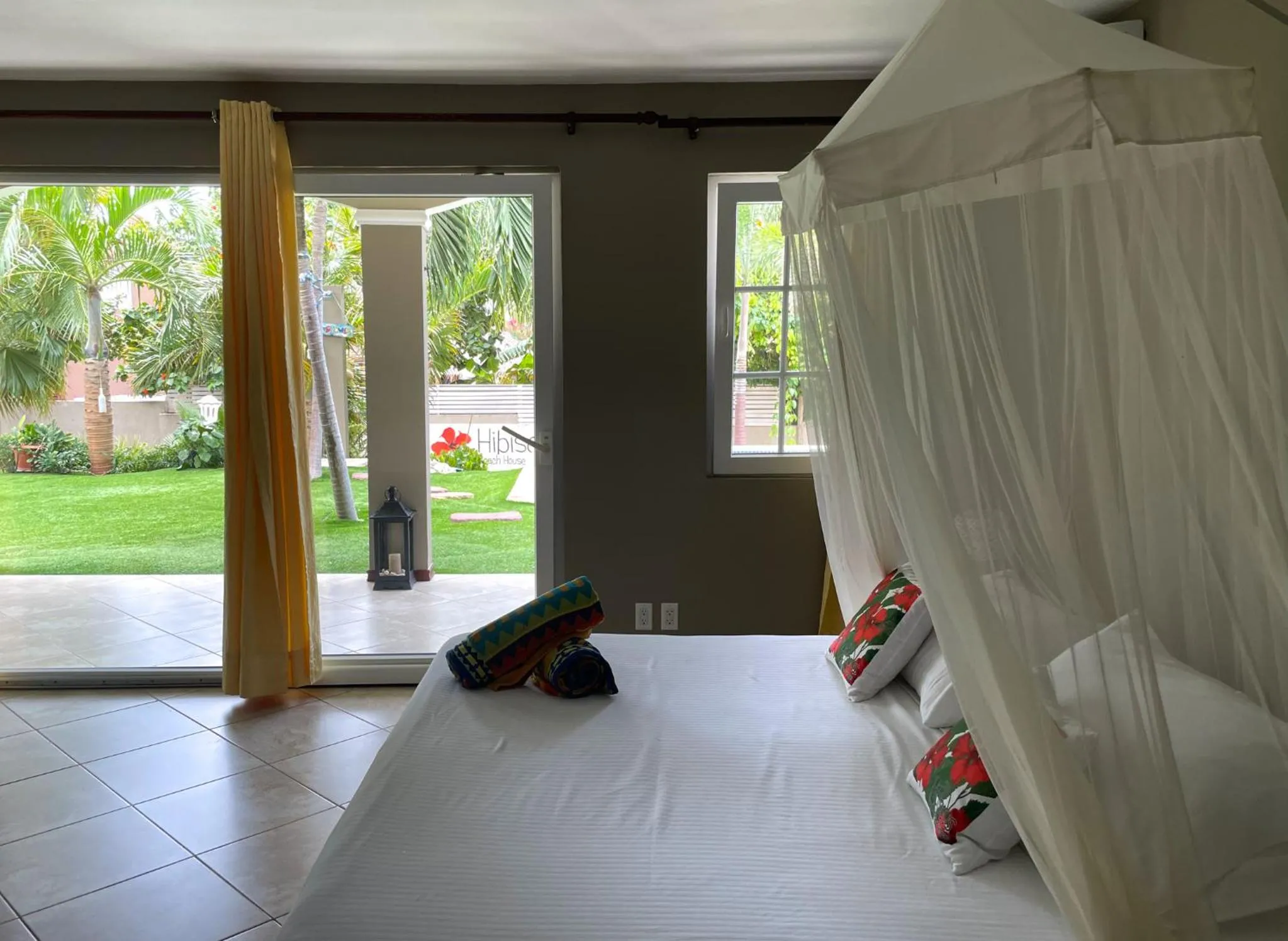 Bedroom, Bed in Hibiscus Beach House